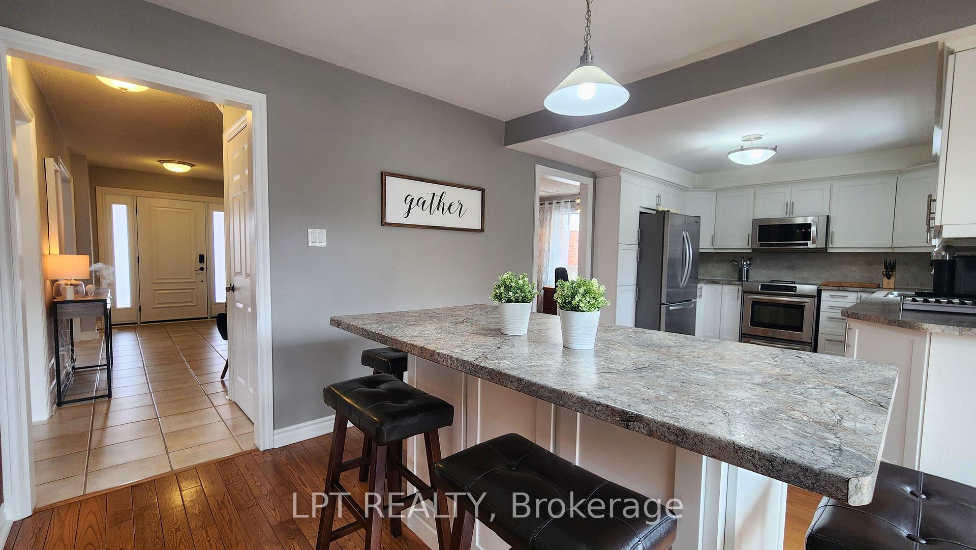 Photo 10 of 63 James Street, Barrie, Ardagh — HOMEH