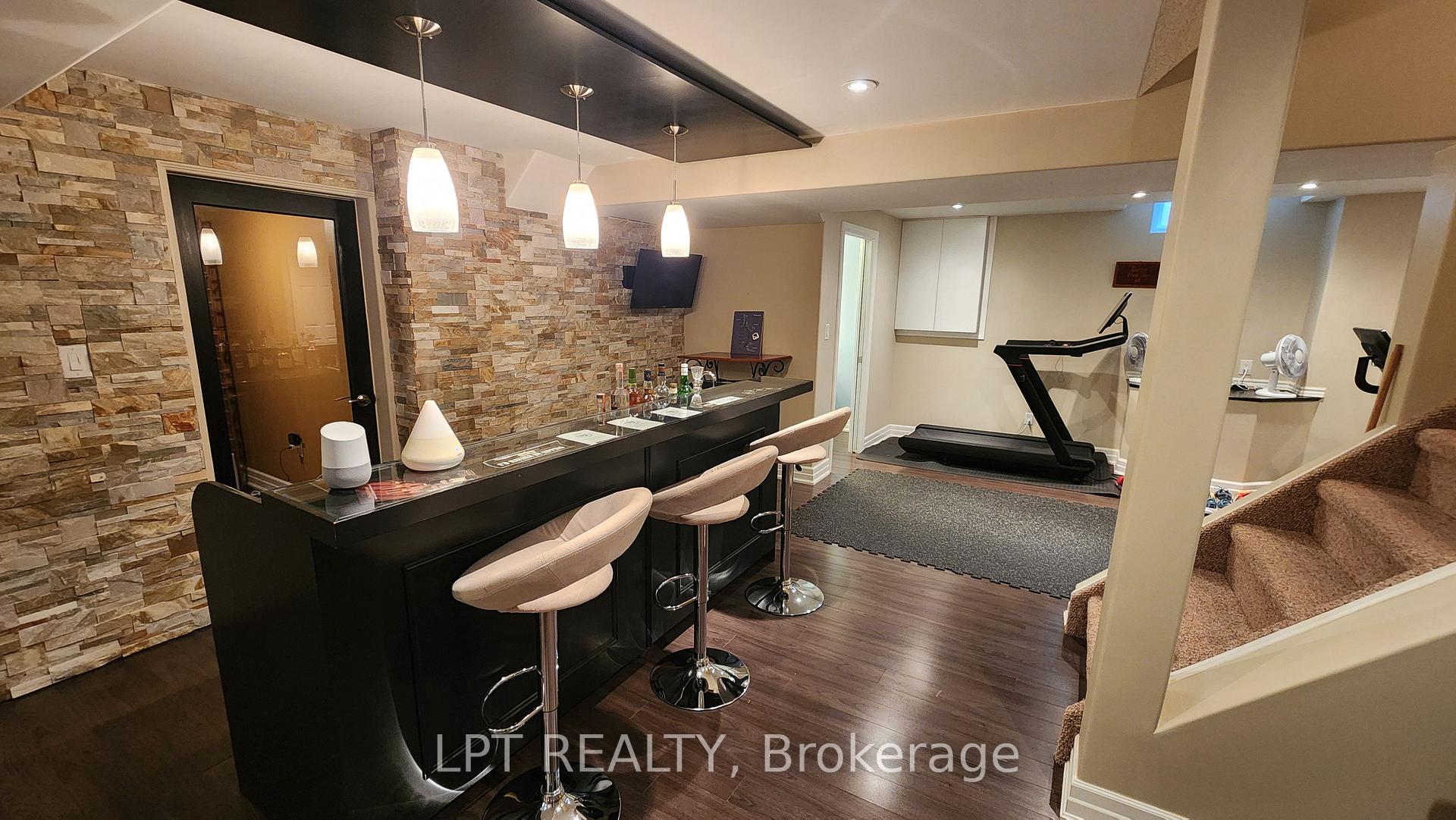 Photo 23 of 63 James Street, Barrie, Ardagh — HOMEH