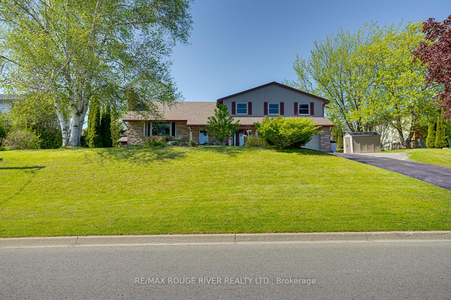 Photo 3 of 10 Lakeview Heights, Brighton — HOMEH