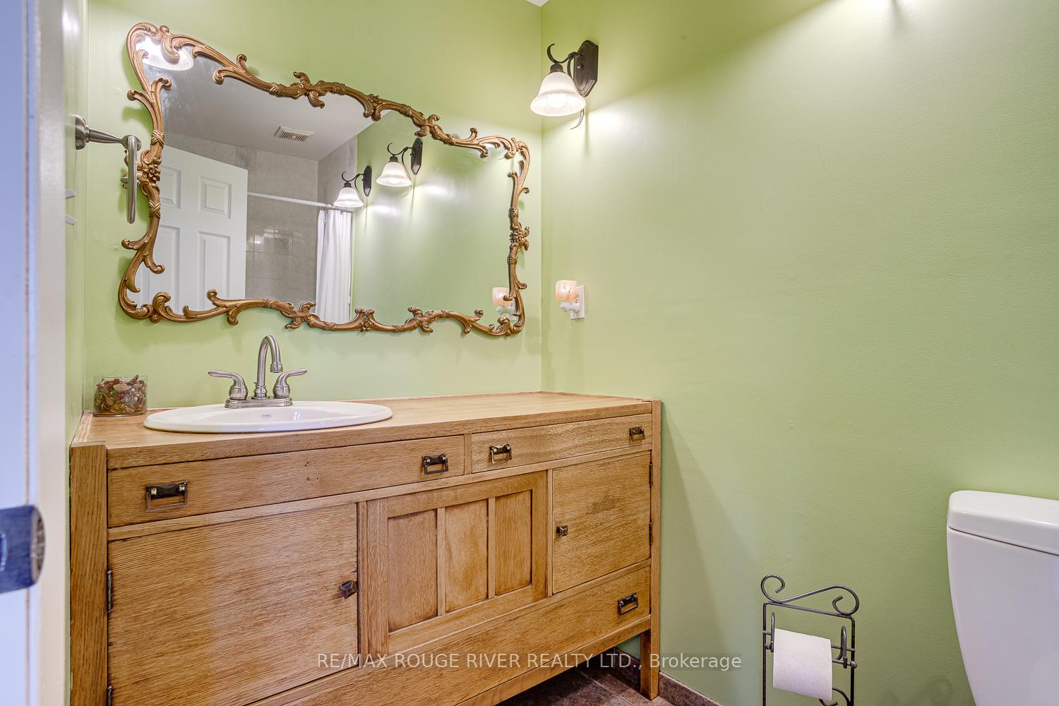 Photo 12 of 10 Lakeview Heights, Brighton — HOMEH