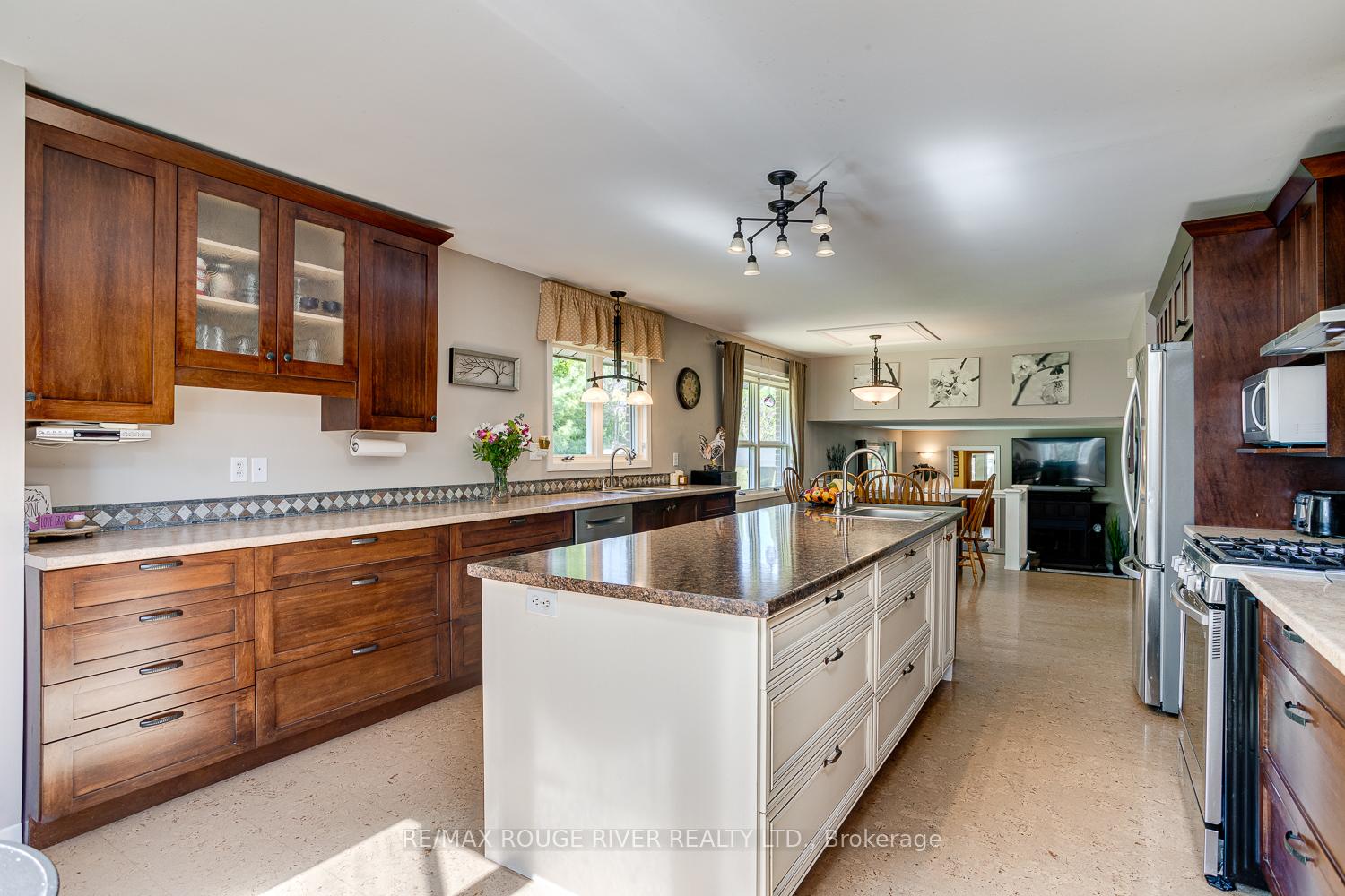 Photo 24 of 10 Lakeview Heights, Brighton — HOMEH