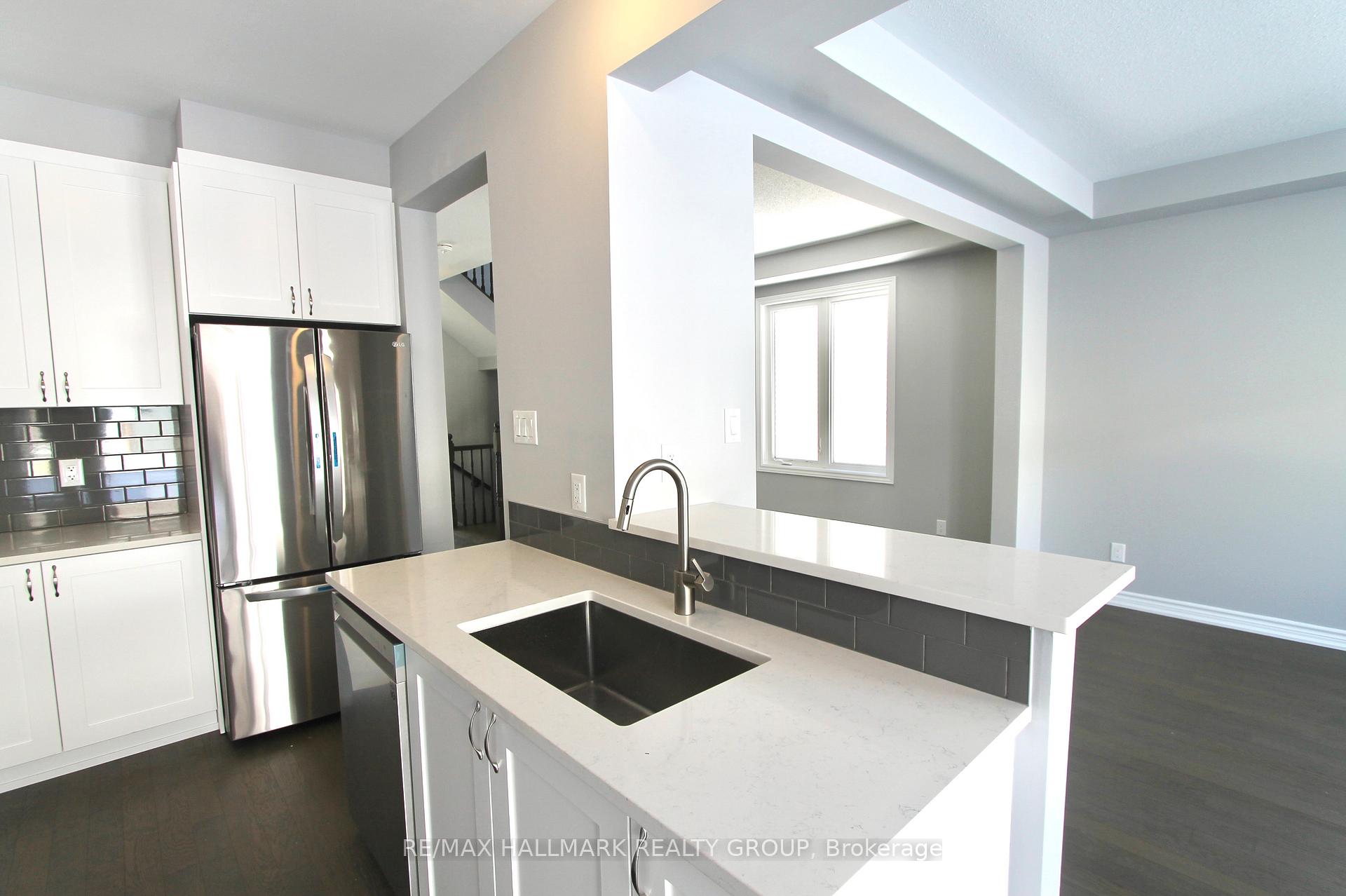 Photo 5 of 506 Flagstaff Drive, Ottawa, Barrhaven - Half Moon Bay — HOMEH