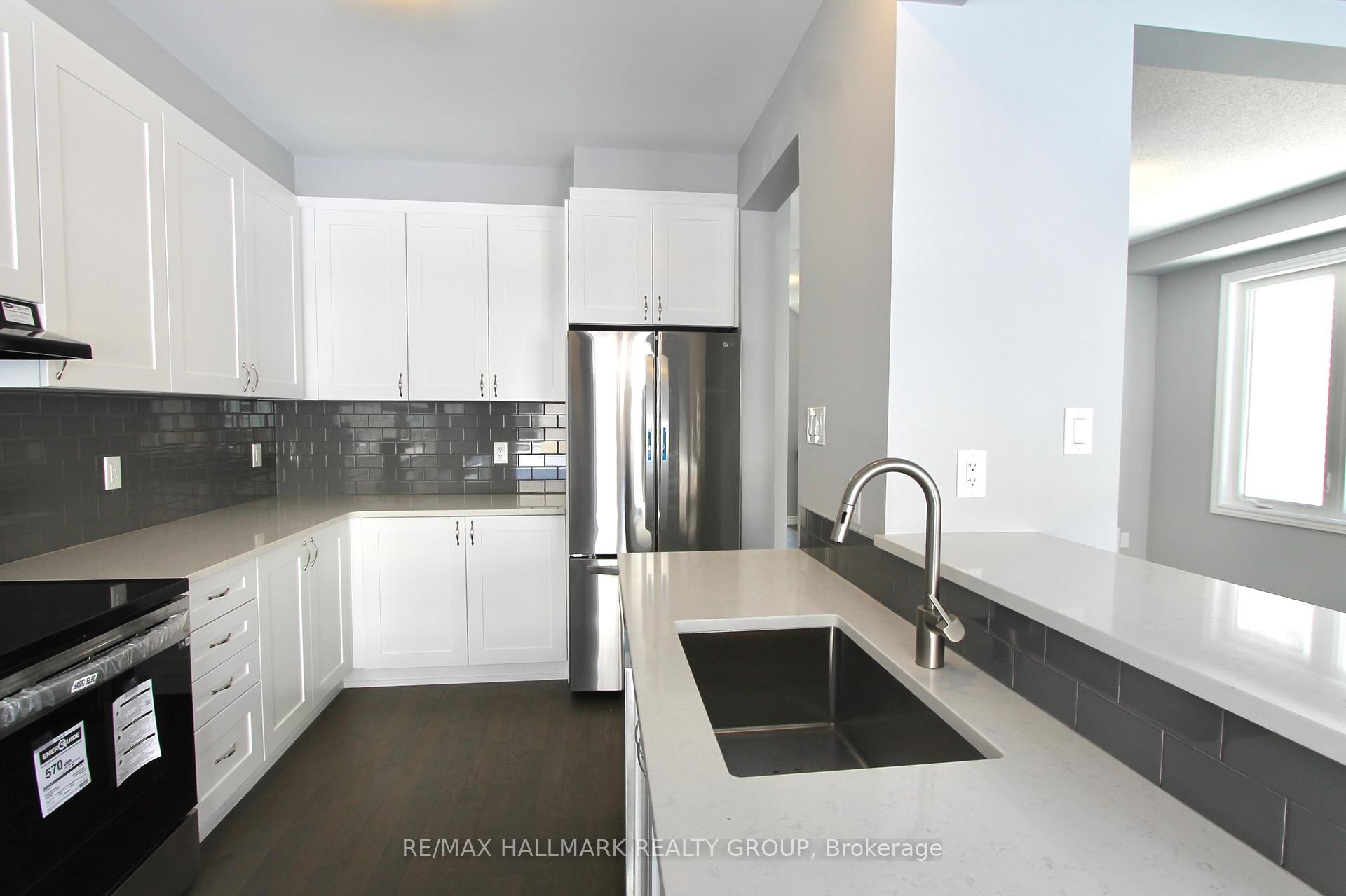 Photo 6 of 506 Flagstaff Drive, Ottawa, Barrhaven - Half Moon Bay — HOMEH