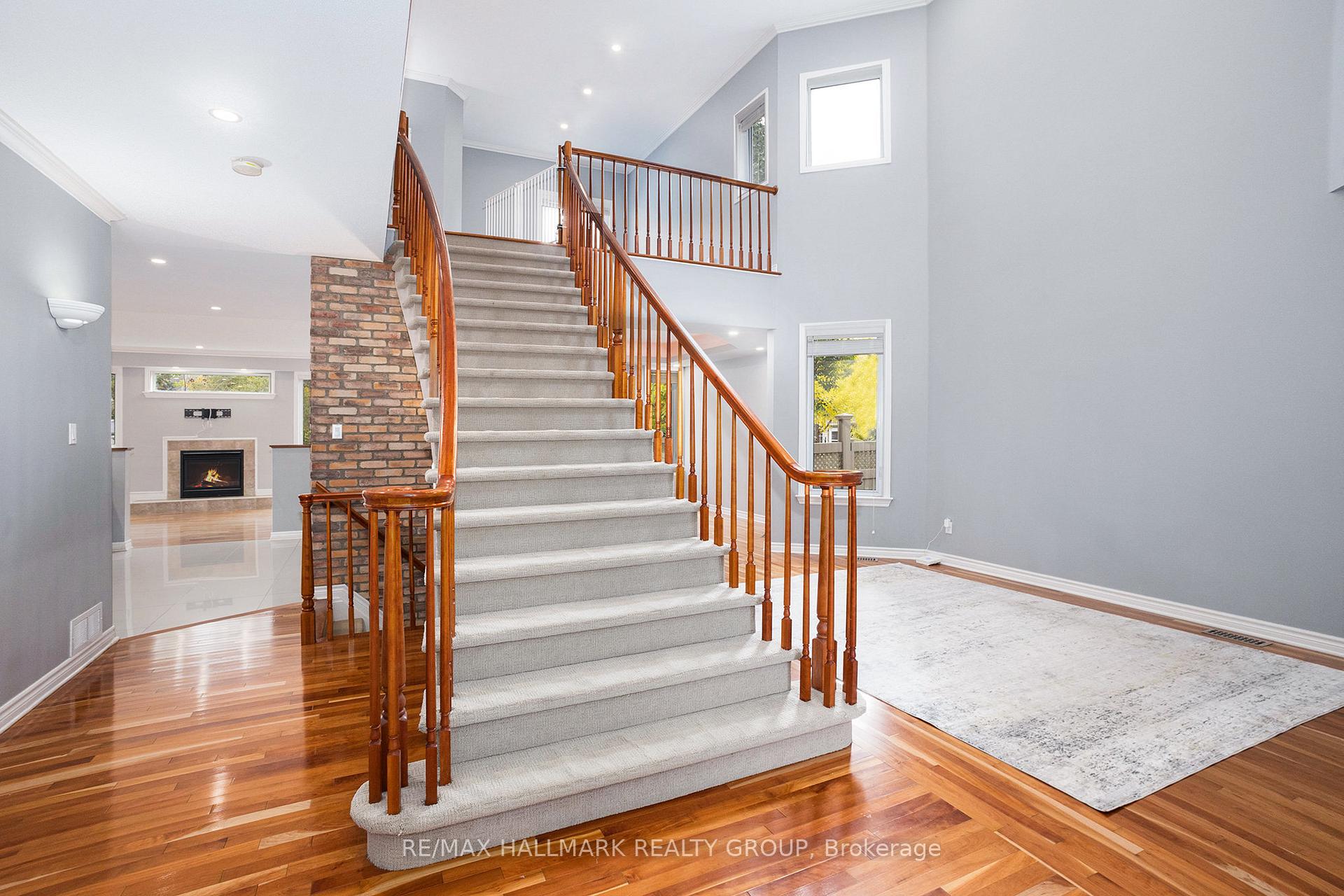 Photo 2 of 225 Bradwell Way, Ottawa, Blossom Park/Kemp Park/Findlay Creek — HOMEH
