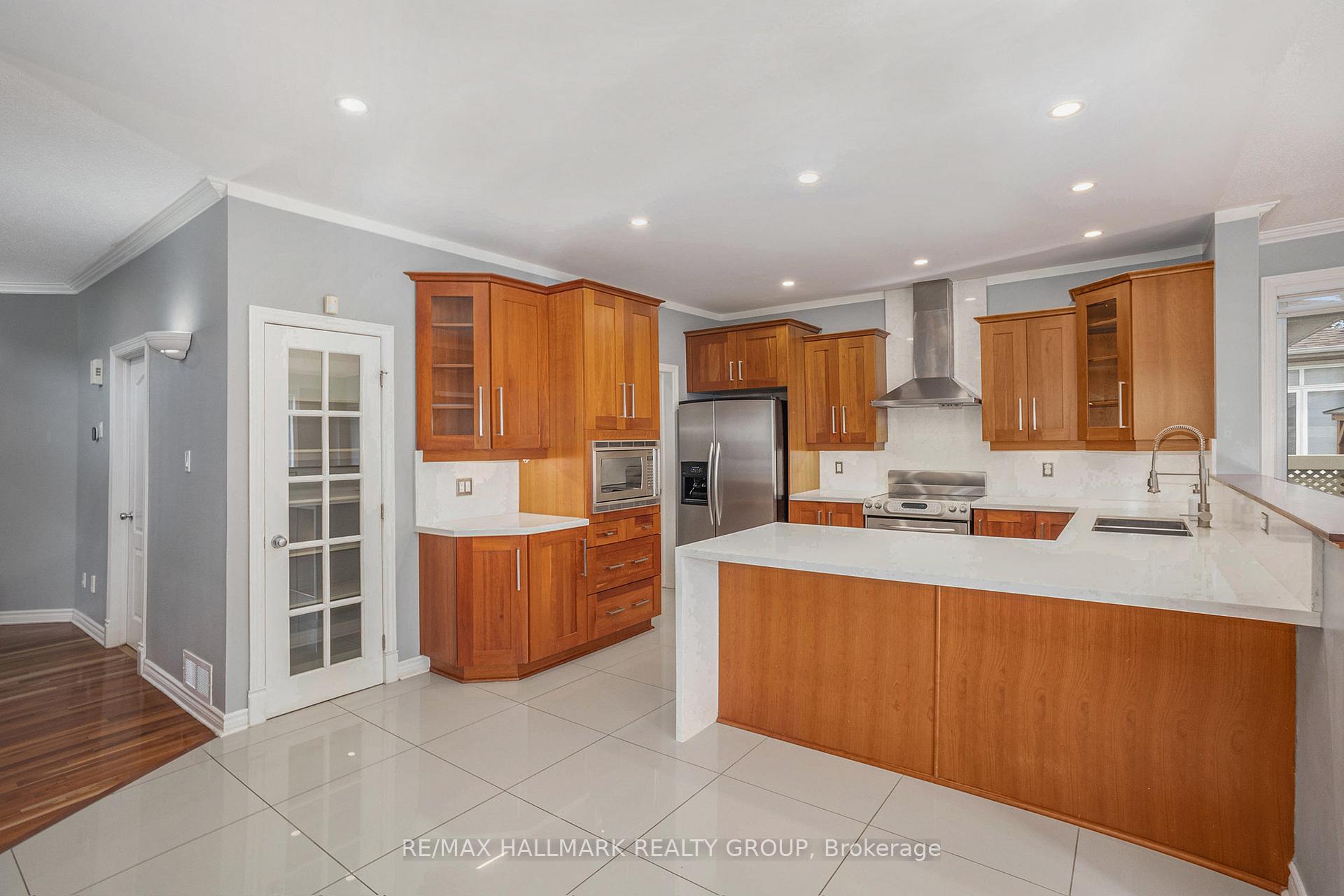 Photo 8 of 225 Bradwell Way, Ottawa, Blossom Park/Kemp Park/Findlay Creek — HOMEH
