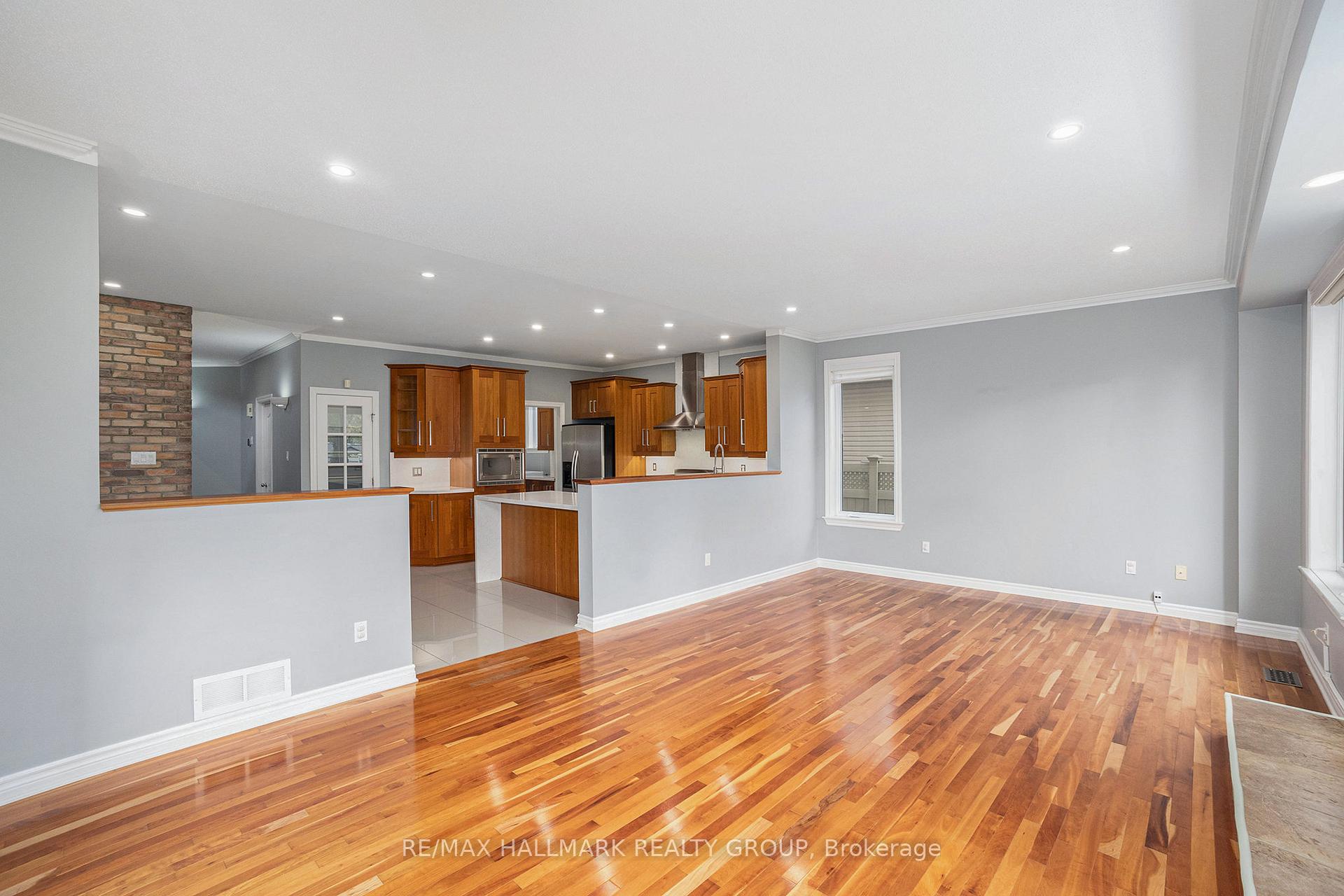 Photo 11 of 225 Bradwell Way, Ottawa, Blossom Park/Kemp Park/Findlay Creek — HOMEH