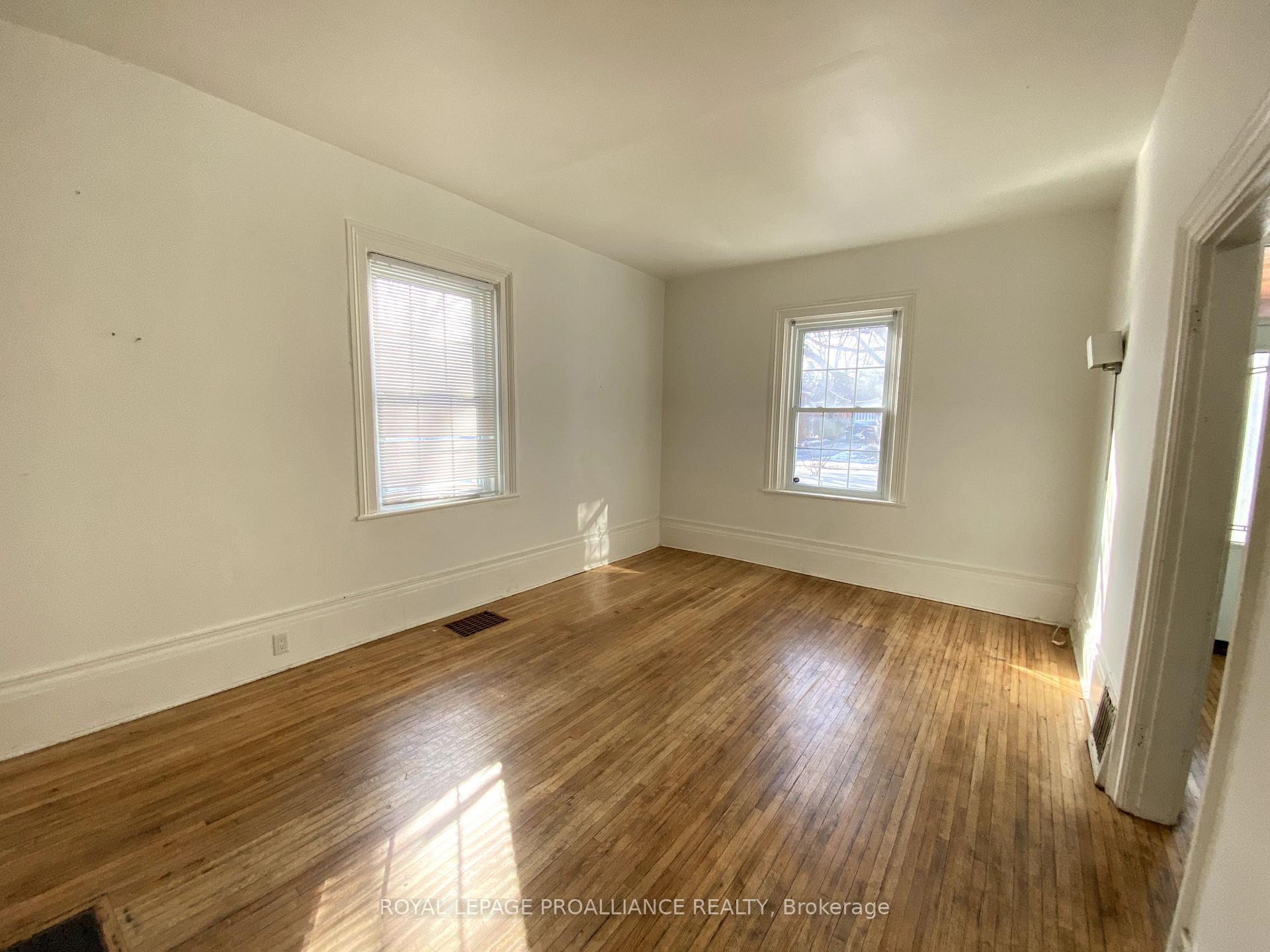 Photo 5 of 273 Ann Street, Belleville, Belleville Ward — HOMEH