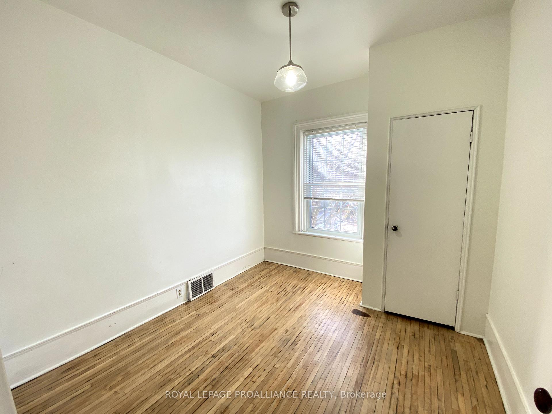 Photo 15 of 273 Ann Street, Belleville, Belleville Ward — HOMEH