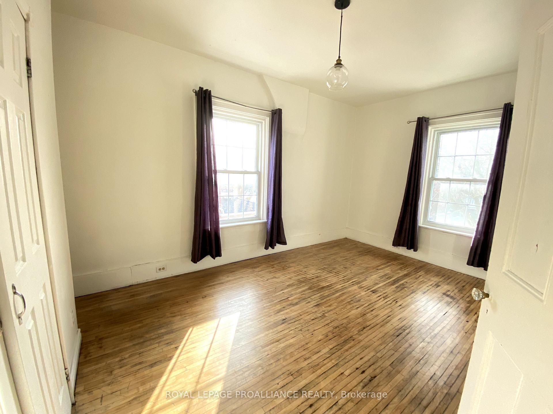 Photo 11 of 273 Ann Street, Belleville, Belleville Ward — HOMEH