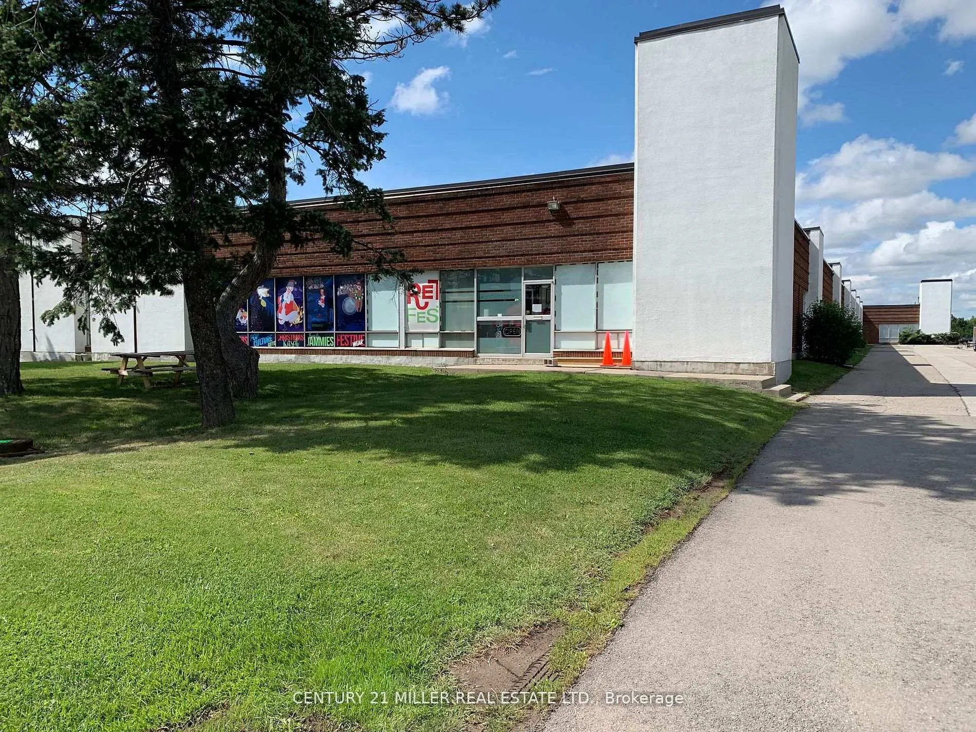 Photo of 3166 Mcdowell Dr