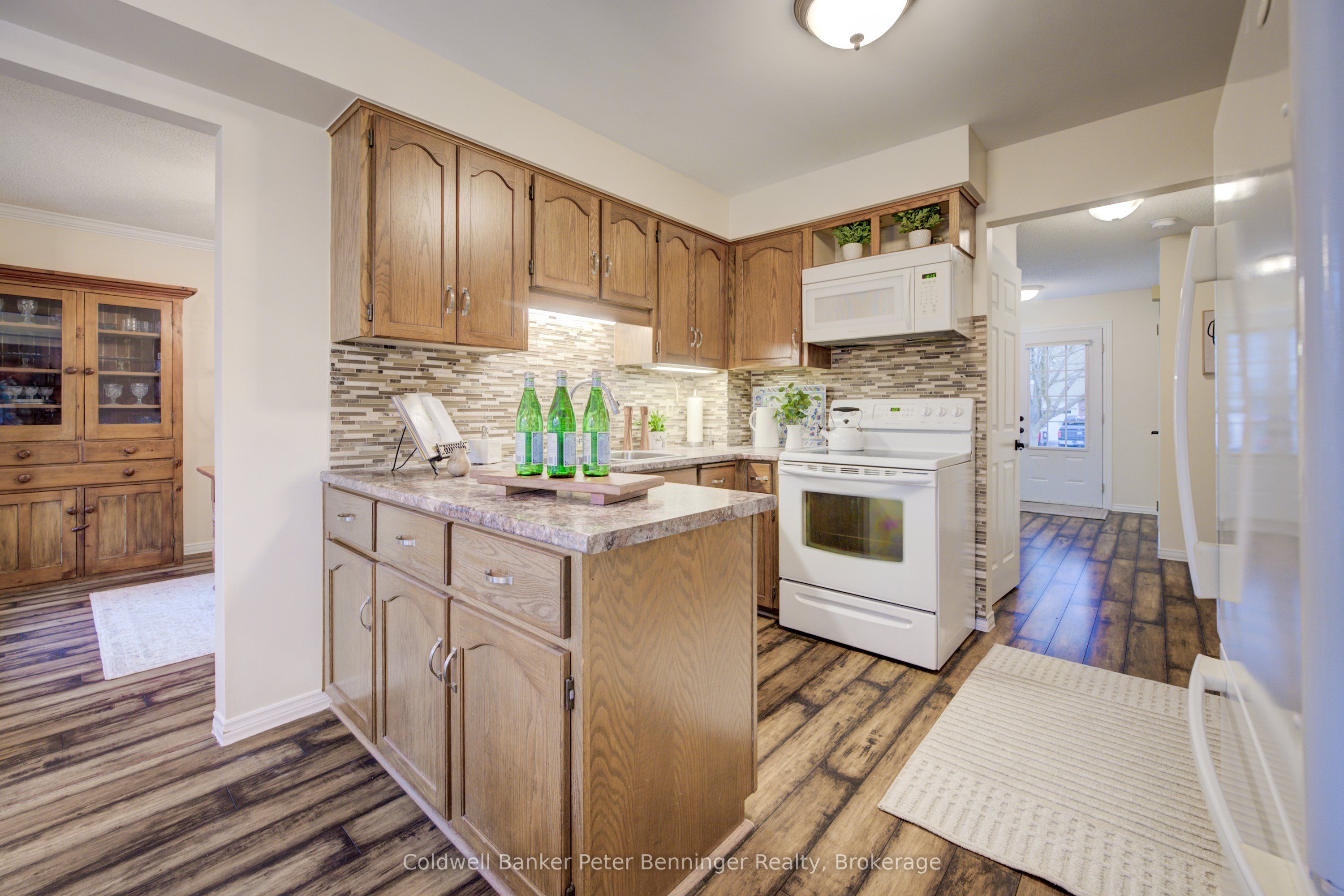 Photo 55 of 275 Canterbury Drive, Waterloo — HOMEH