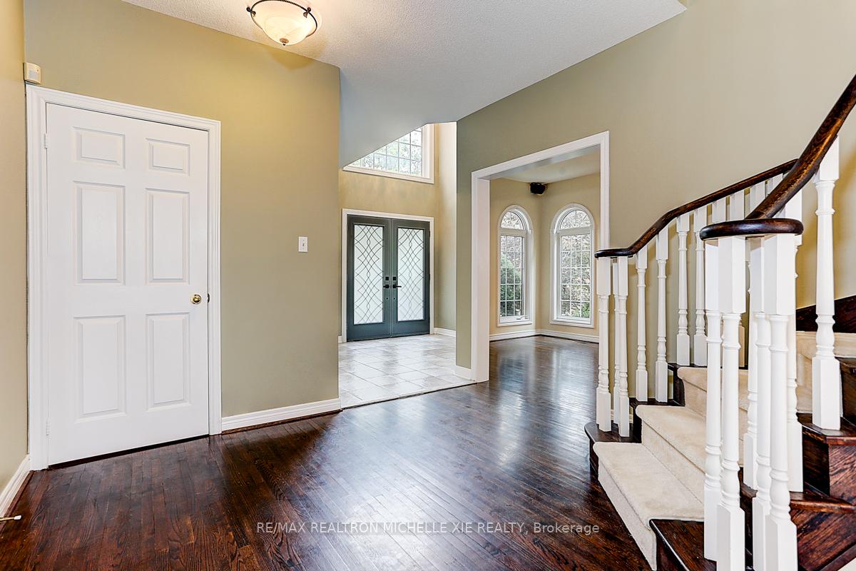 Photo 2 of 45 Pinnacle Trail, Aurora, Bayview Wellington — HOMEH