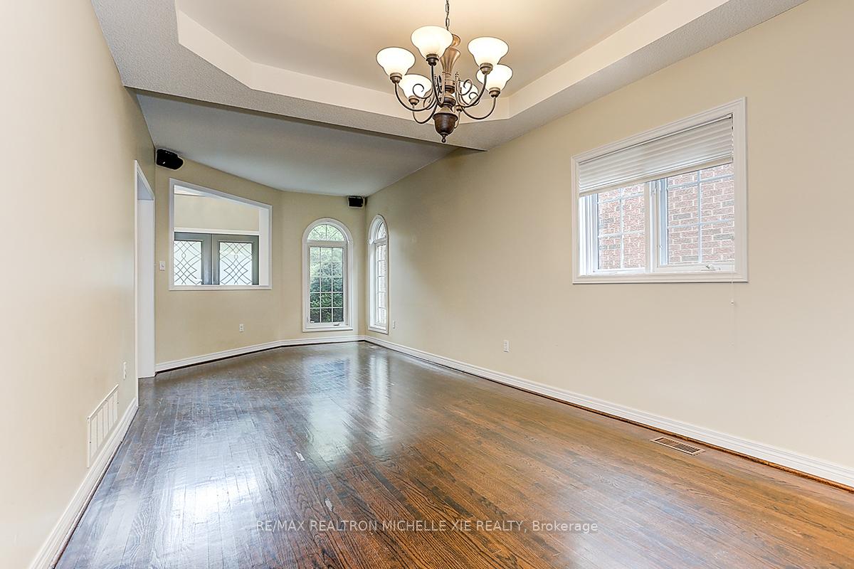 Photo 6 of 45 Pinnacle Trail, Aurora, Bayview Wellington — HOMEH