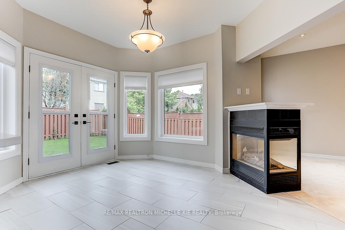 Photo 36 of 45 Pinnacle Trail, Aurora, Bayview Wellington — HOMEH