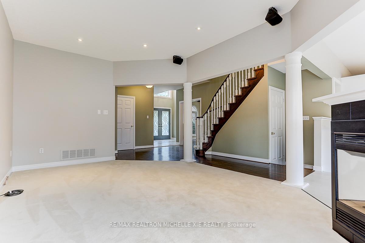 Photo 12 of 45 Pinnacle Trail, Aurora, Bayview Wellington — HOMEH
