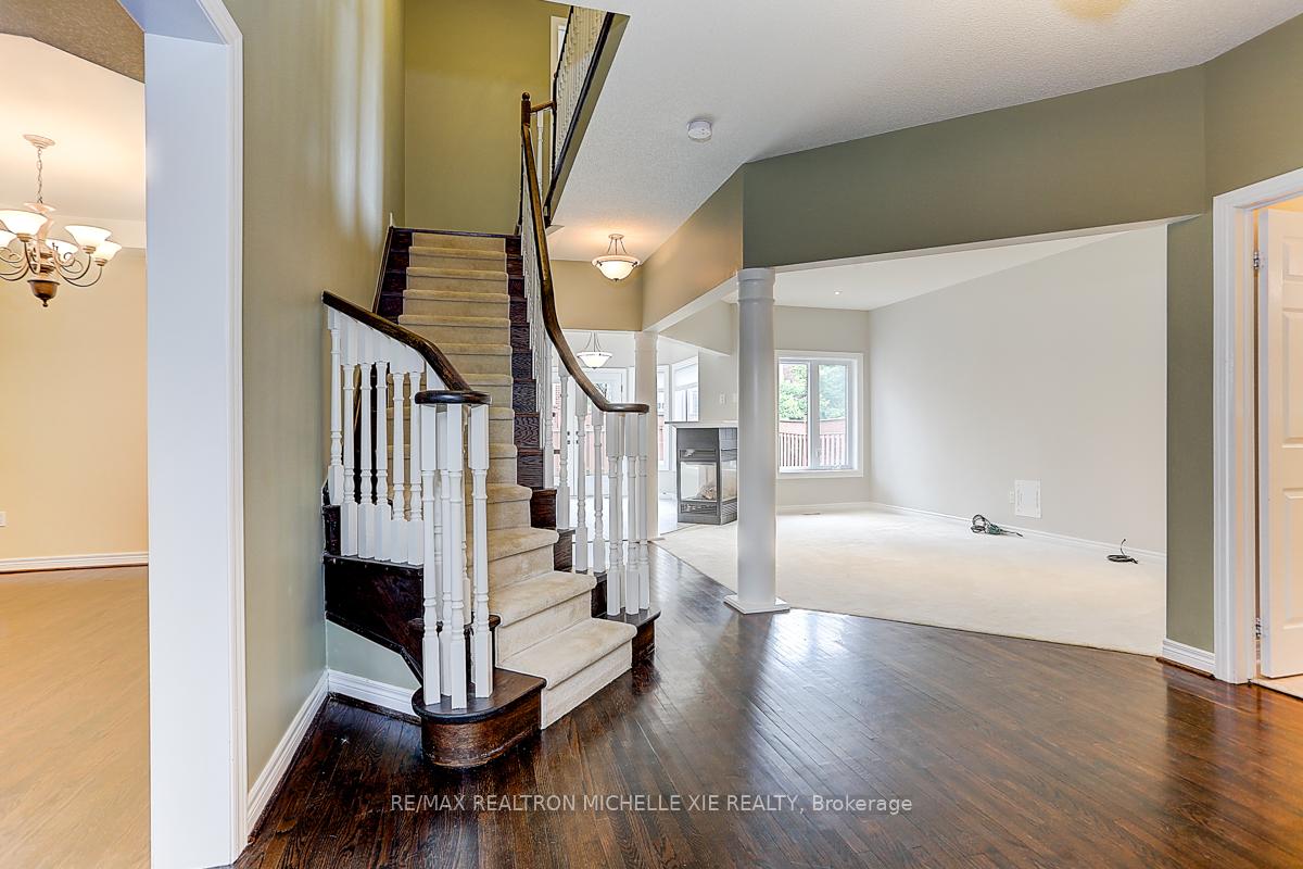 Photo 16 of 45 Pinnacle Trail, Aurora, Bayview Wellington — HOMEH