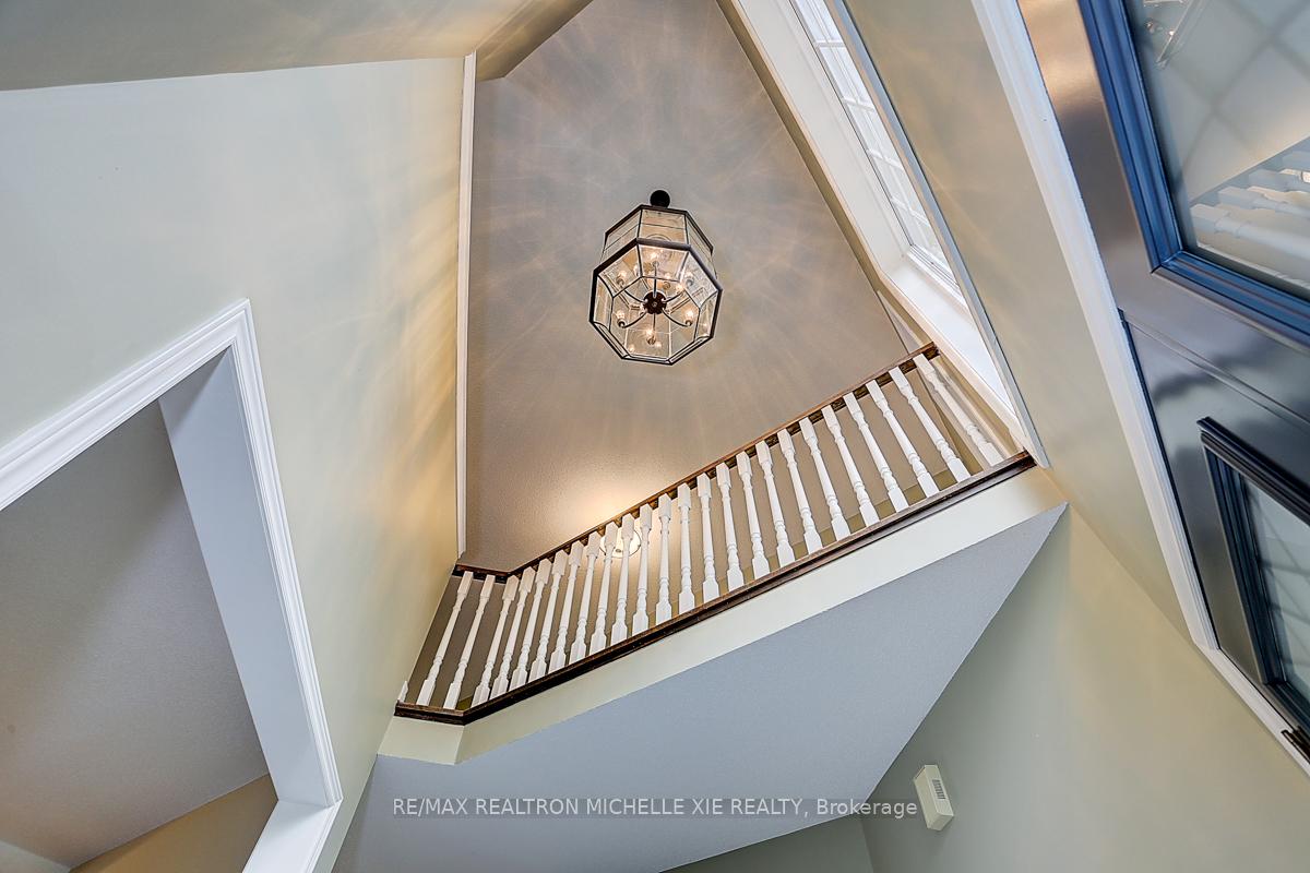 Photo 17 of 45 Pinnacle Trail, Aurora, Bayview Wellington — HOMEH