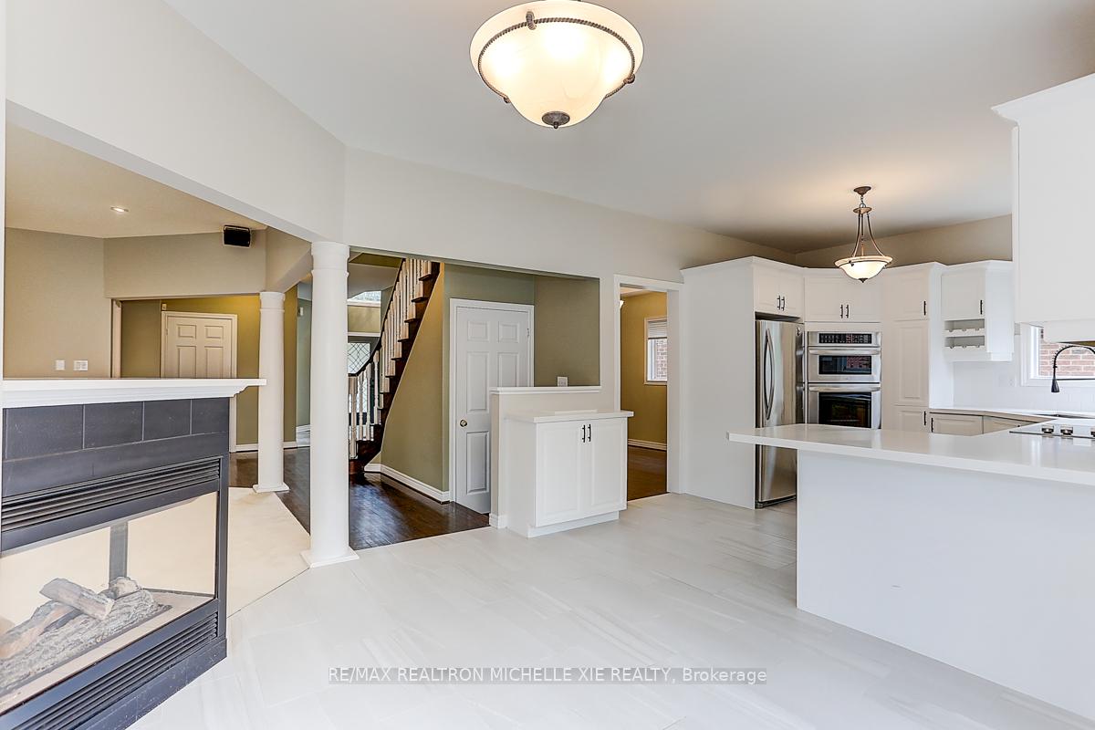 Photo 20 of 45 Pinnacle Trail, Aurora, Bayview Wellington — HOMEH