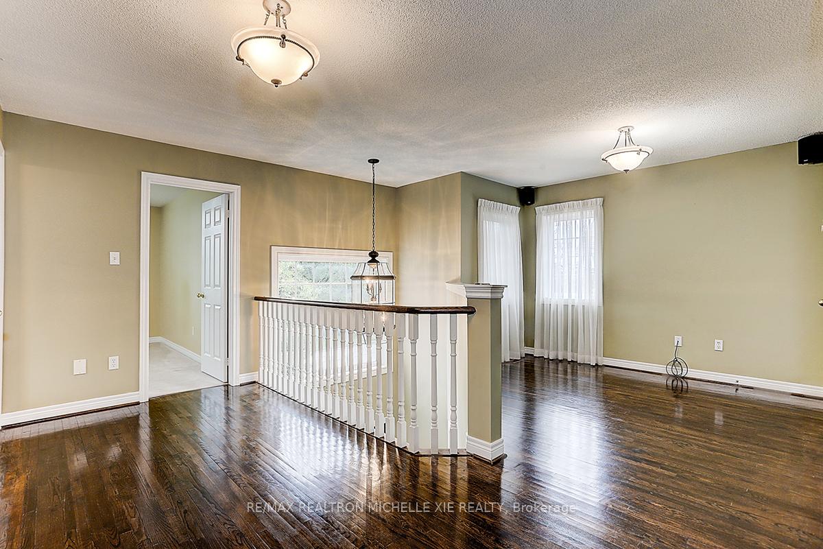 Photo 24 of 45 Pinnacle Trail, Aurora, Bayview Wellington — HOMEH