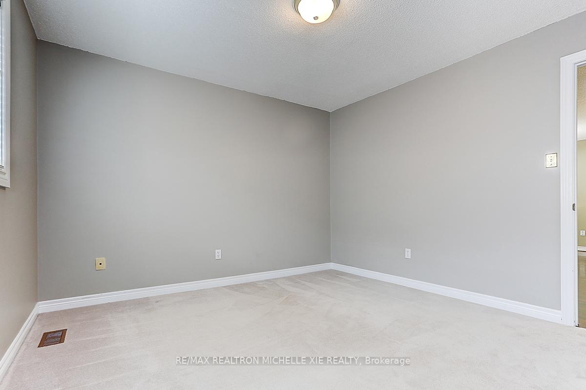 Photo 33 of 45 Pinnacle Trail, Aurora, Bayview Wellington — HOMEH