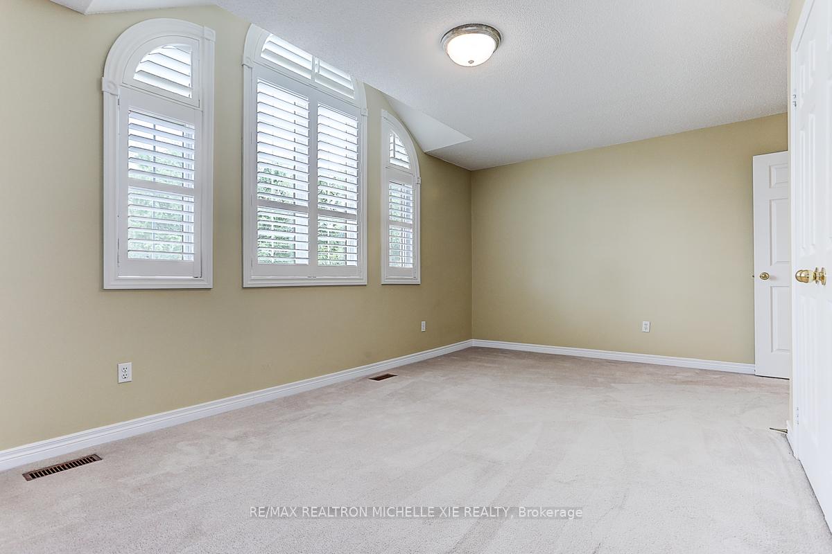 Photo 37 of 45 Pinnacle Trail, Aurora, Bayview Wellington — HOMEH