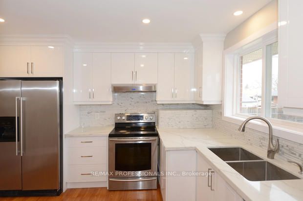 Photo 25 of 4 Thelmere Place, Etobicoke, Willowridge-Martingrove-Richview — HOMEH