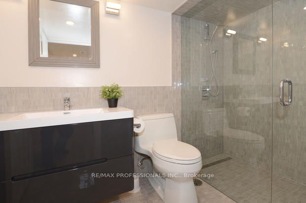 Photo 34 of 4 Thelmere Place, Etobicoke, Willowridge-Martingrove-Richview — HOMEH