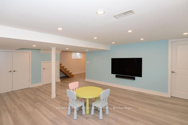 Photo 30 of 4 Thelmere Place, Etobicoke, Willowridge-Martingrove-Richview — HOMEH
