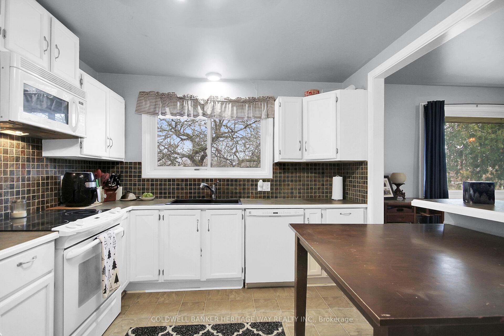 Photo 10 of 155 Brooks Road, Beckwith, Beckwith Twp — HOMEH