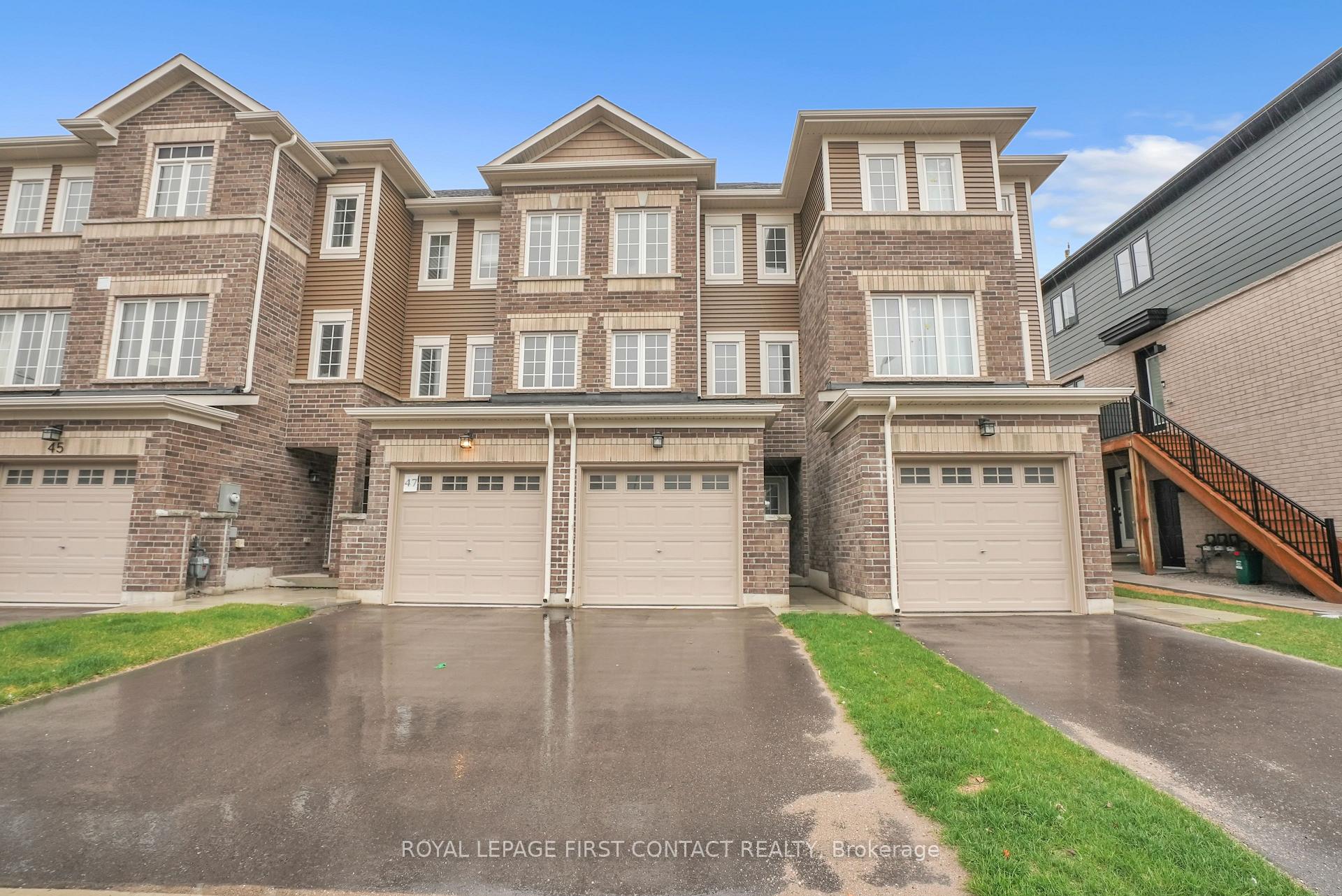 Front of 49 Pumpkin Corner Crescent
