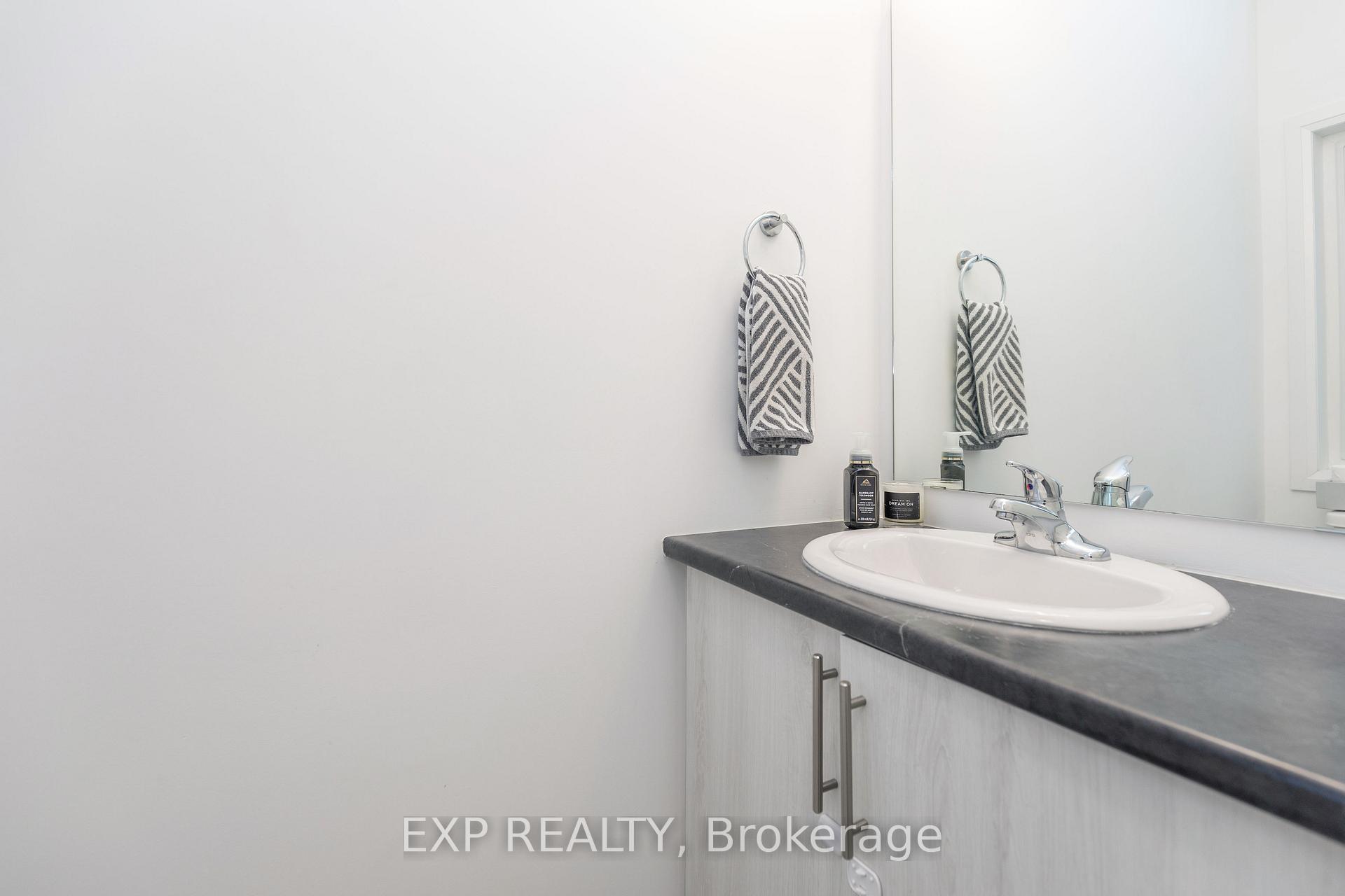 Photo 6 of 142 Gateland Drive, Barrie, Painswick South — HOMEH