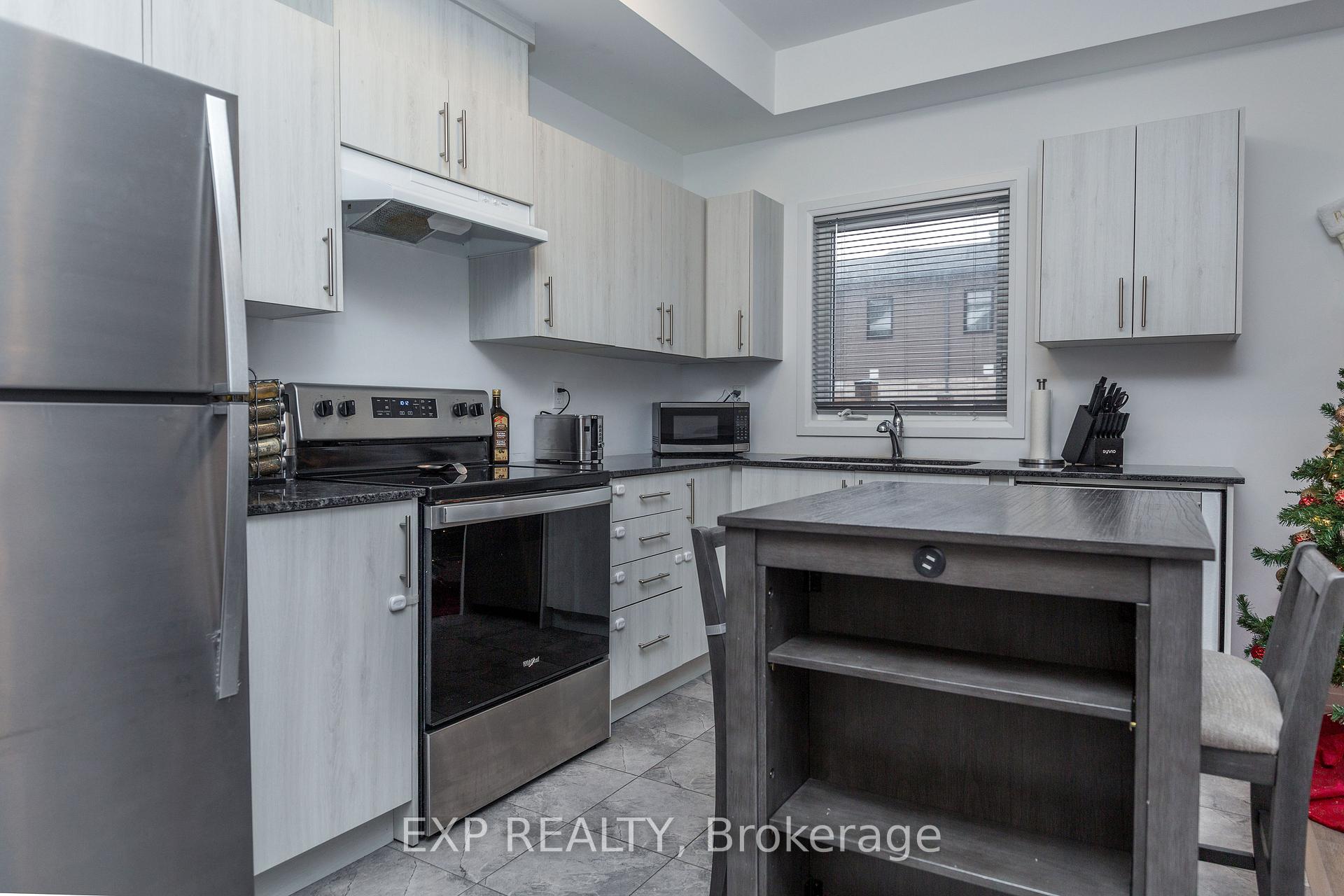 Photo 8 of 142 Gateland Drive, Barrie, Painswick South — HOMEH