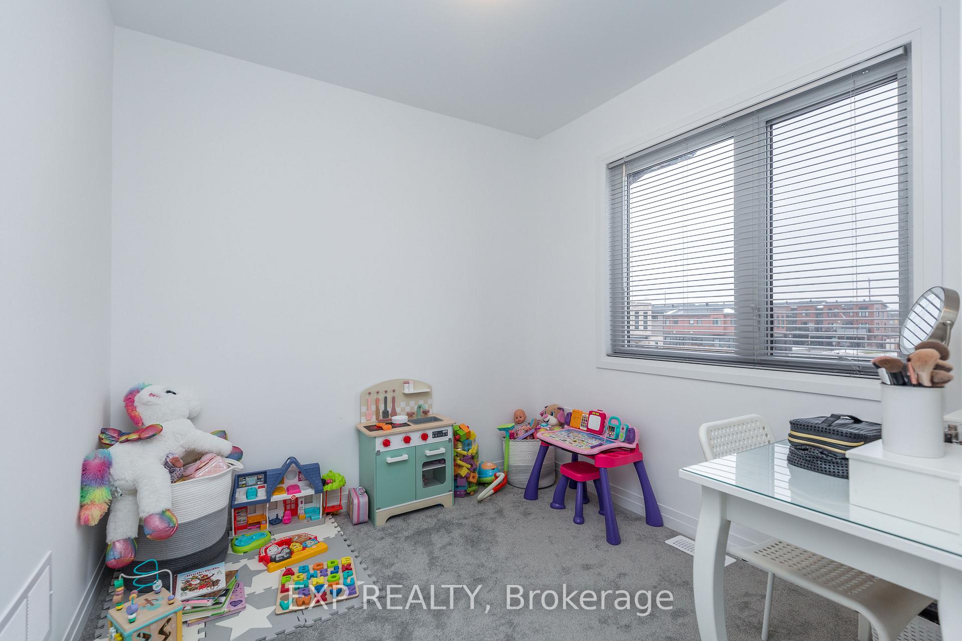 Photo 18 of 142 Gateland Drive, Barrie, Painswick South — HOMEH