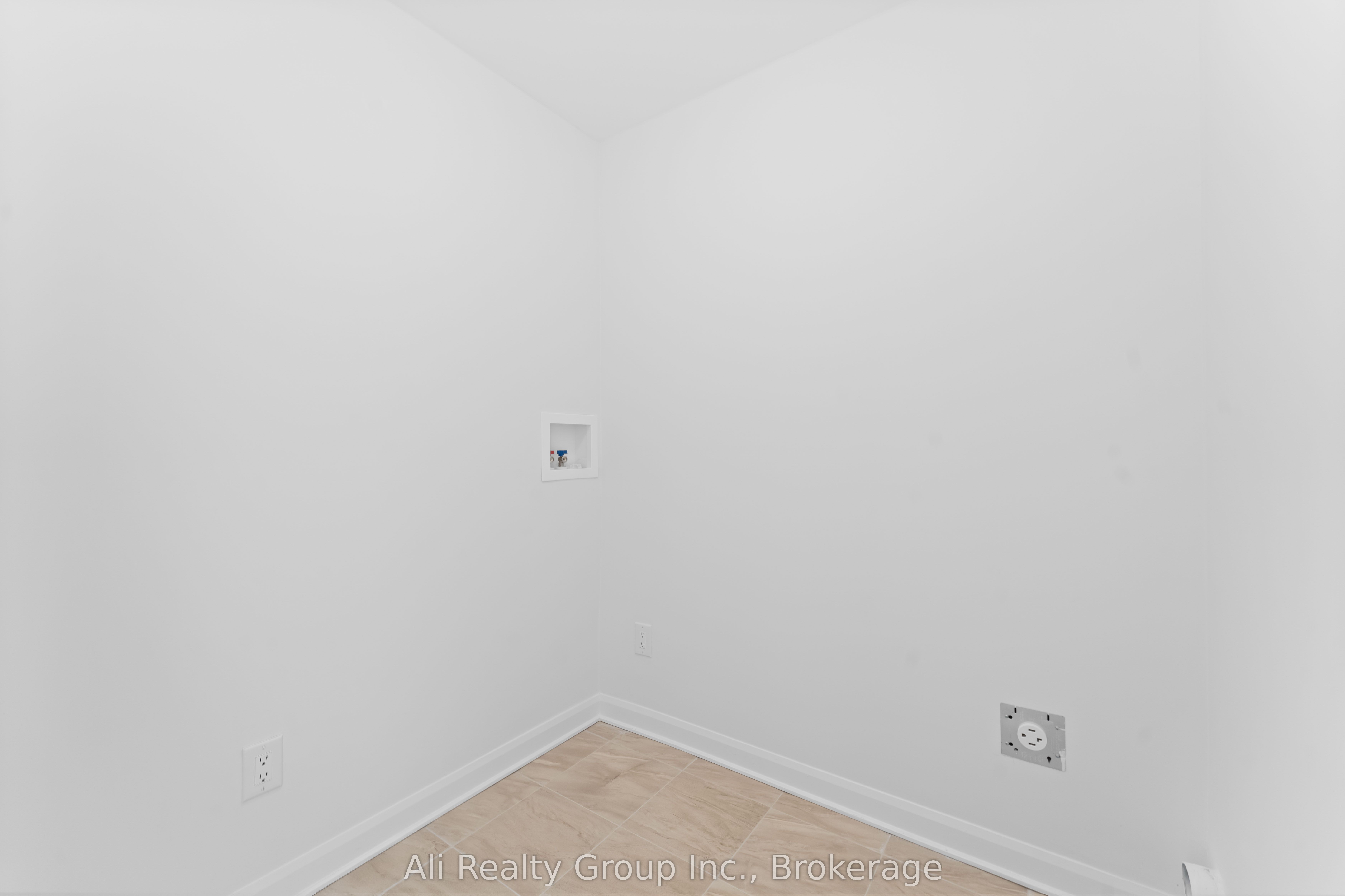 Photo 57 of 661 Hamsa Street, Ottawa, Barrhaven - Heritage Park — HOMEH