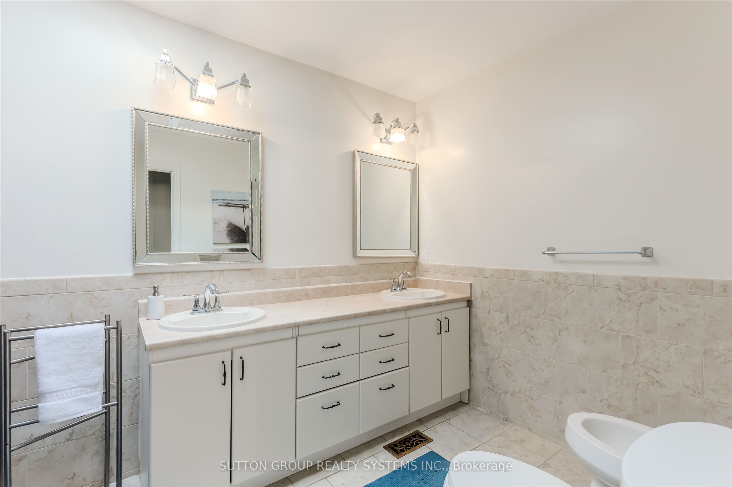 Photo 54 of 1 Elmlea Road, Etobicoke, Humber Heights — HOMEH