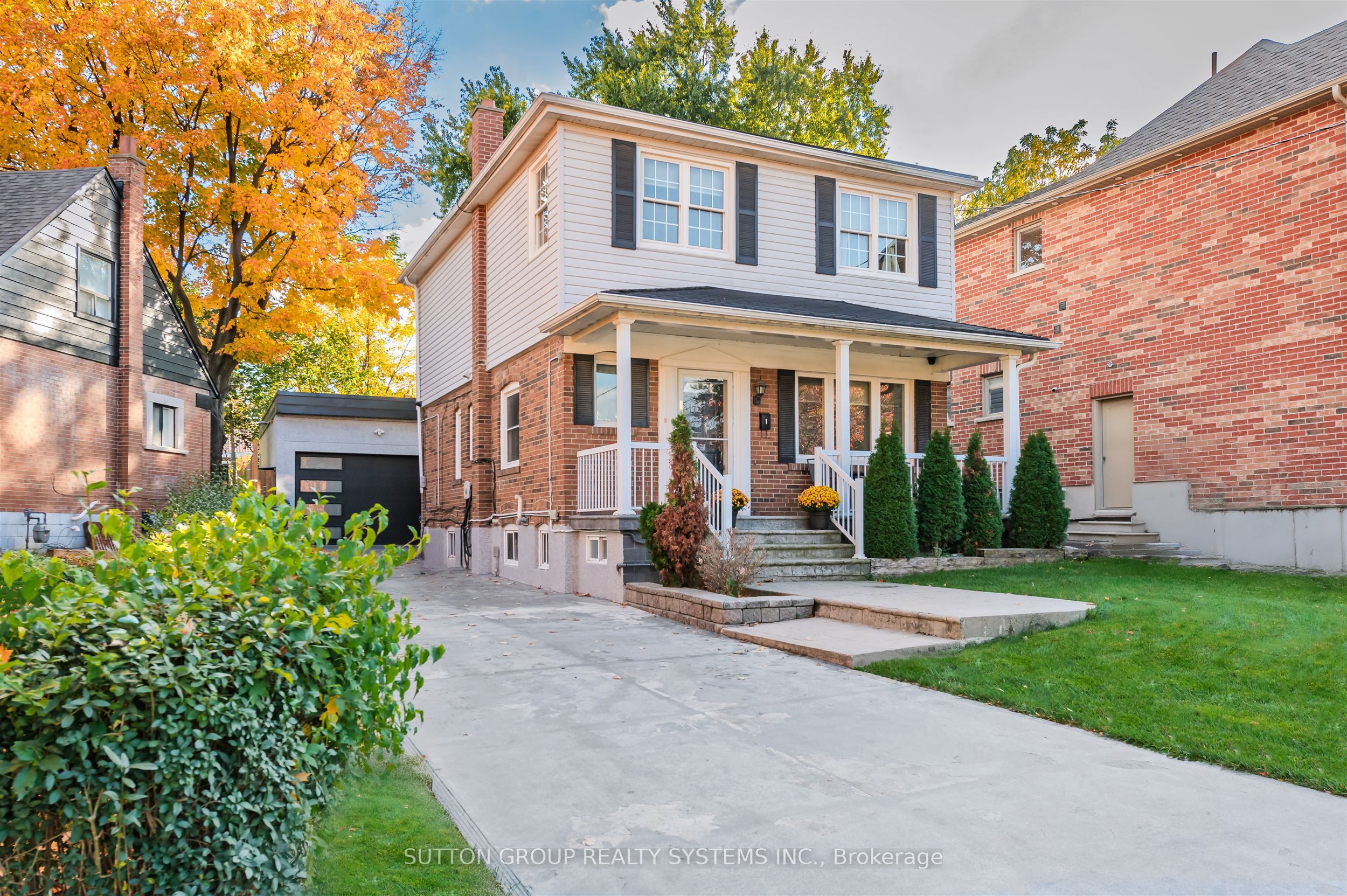 Photo 2 of 1 Elmlea Road, Etobicoke, Humber Heights — HOMEH