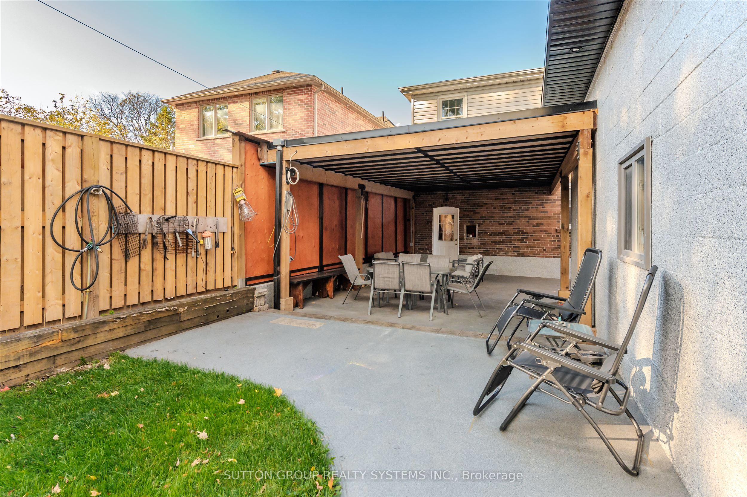 Photo 69 of 1 Elmlea Road, Etobicoke, Humber Heights — HOMEH