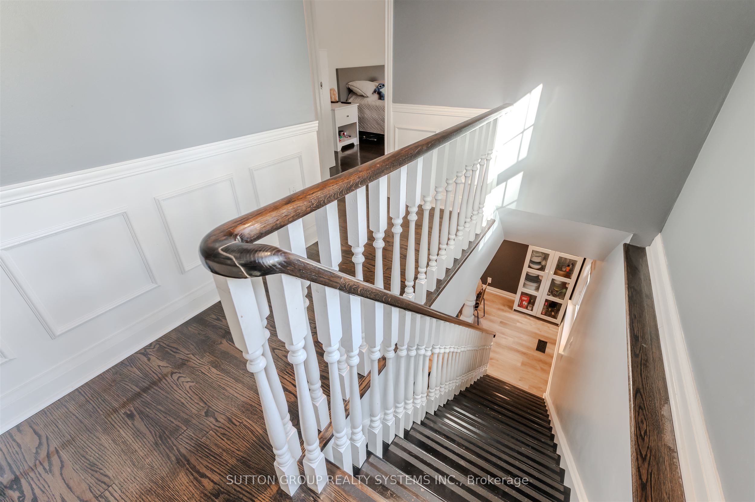 Photo 48 of 1 Elmlea Road, Etobicoke, Humber Heights — HOMEH