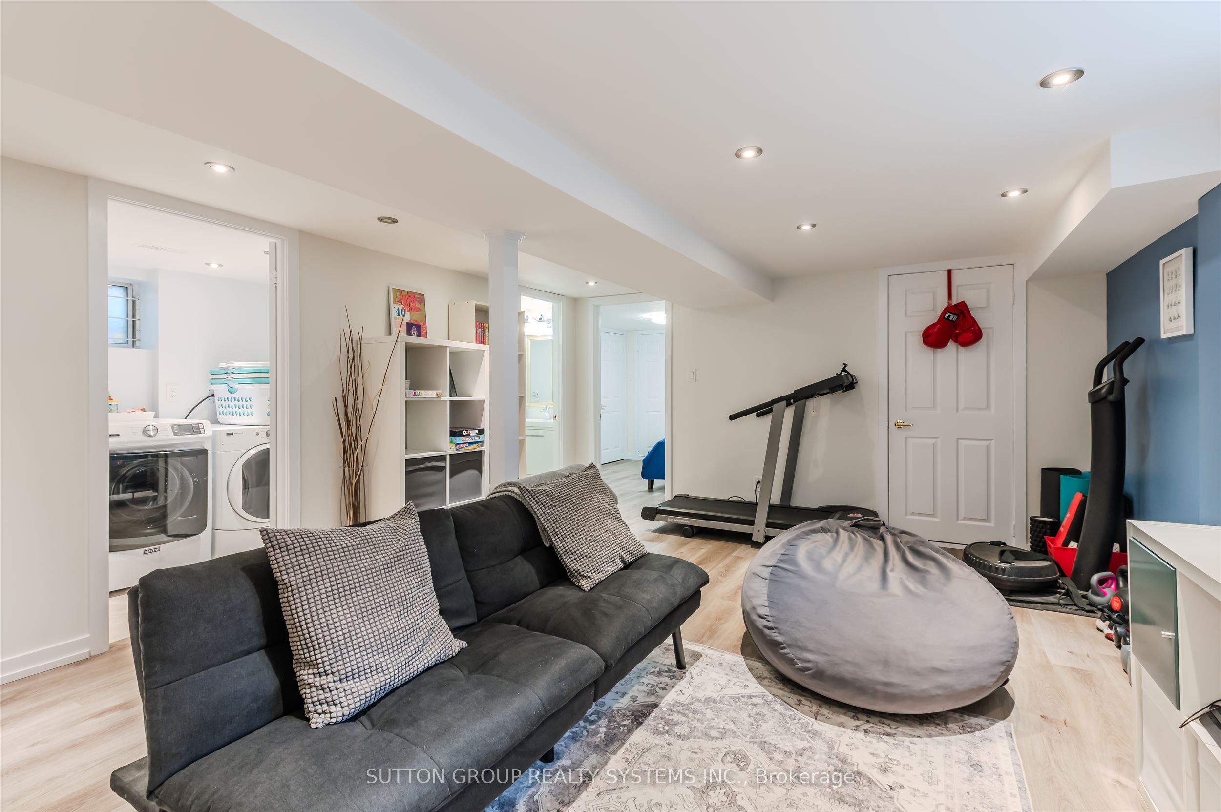 Photo 61 of 1 Elmlea Road, Etobicoke, Humber Heights — HOMEH