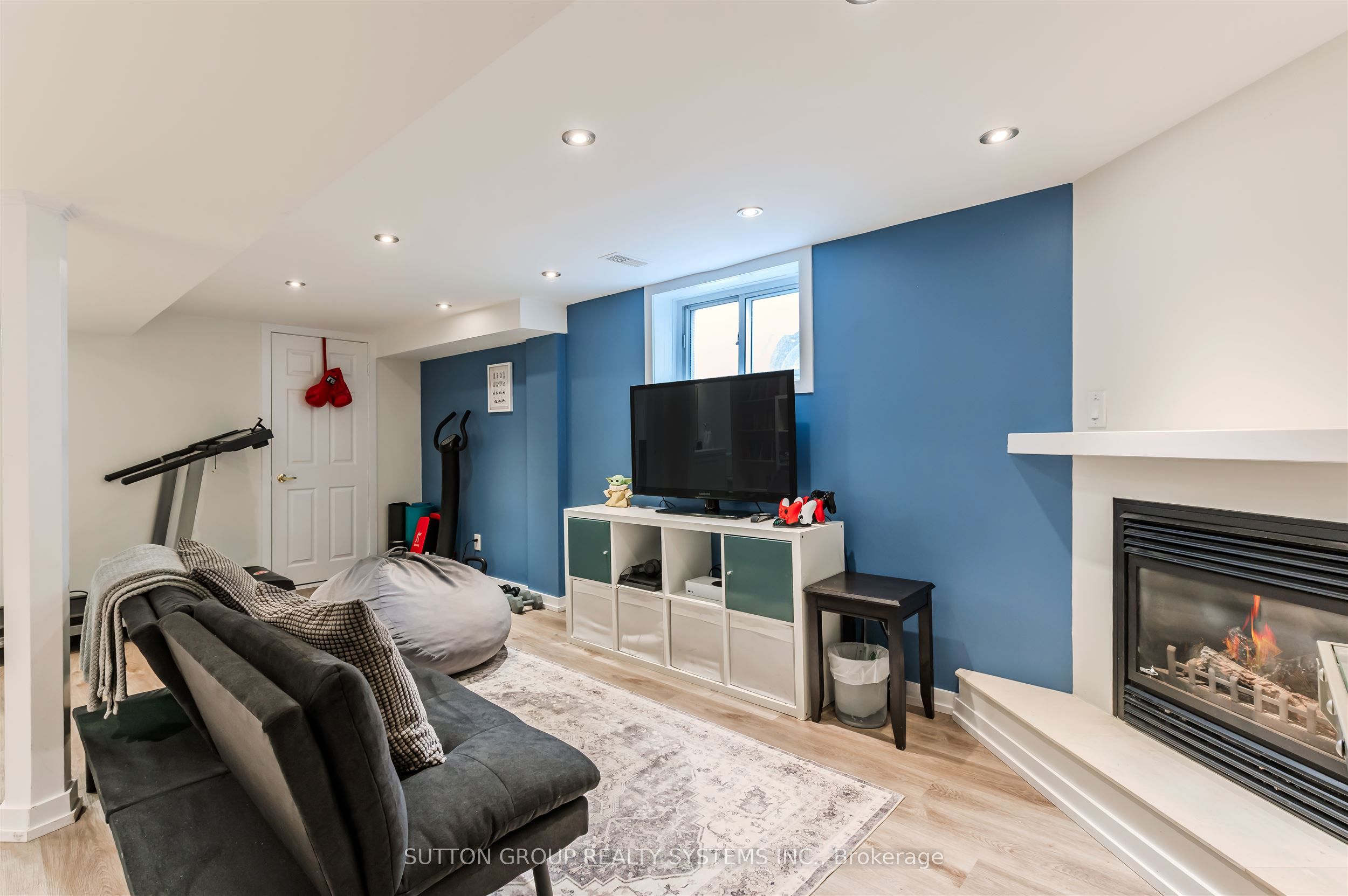 Photo 60 of 1 Elmlea Road, Etobicoke, Humber Heights — HOMEH