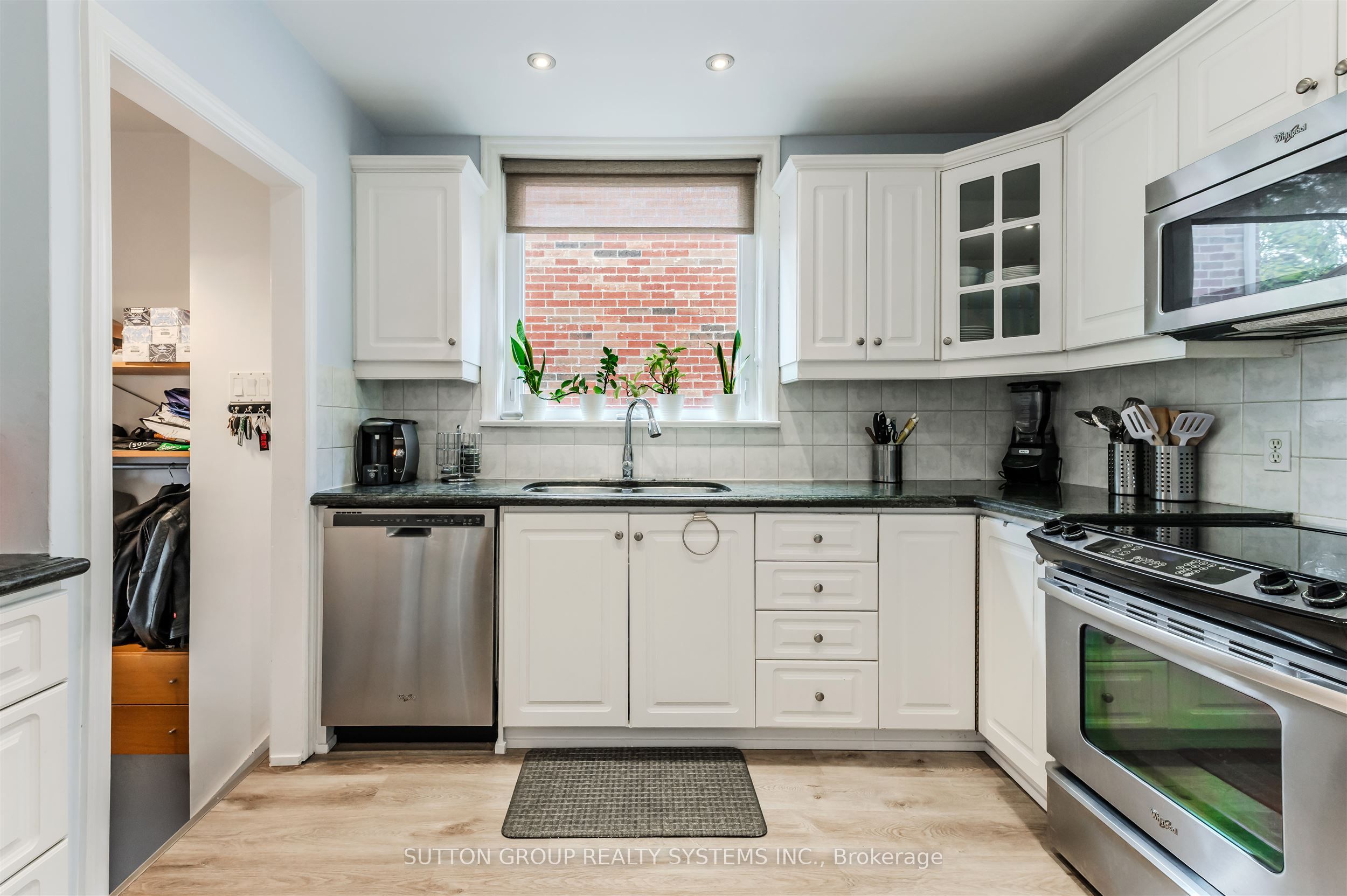 Photo 41 of 1 Elmlea Road, Etobicoke, Humber Heights — HOMEH