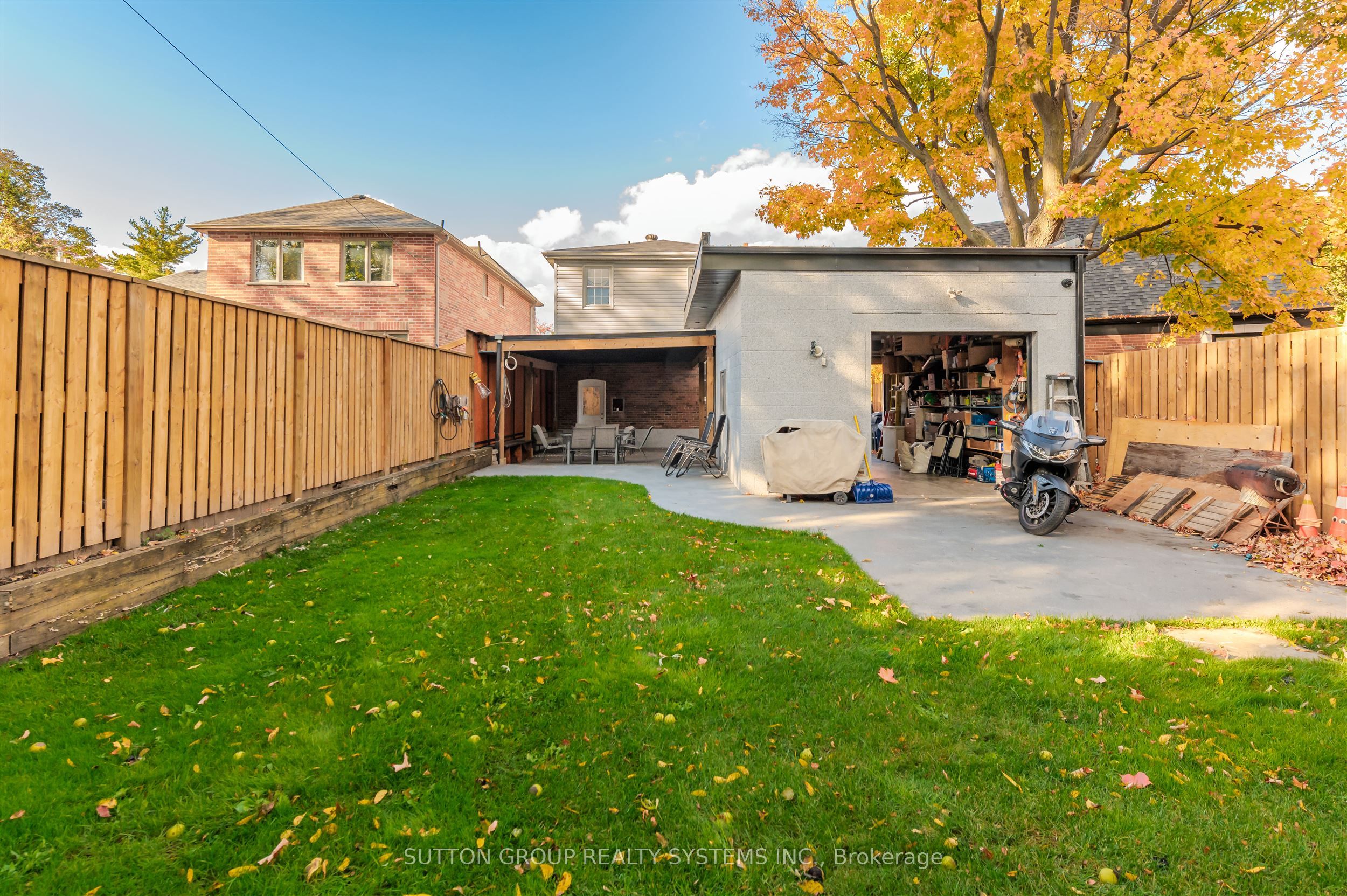 Photo 66 of 1 Elmlea Road, Etobicoke, Humber Heights — HOMEH