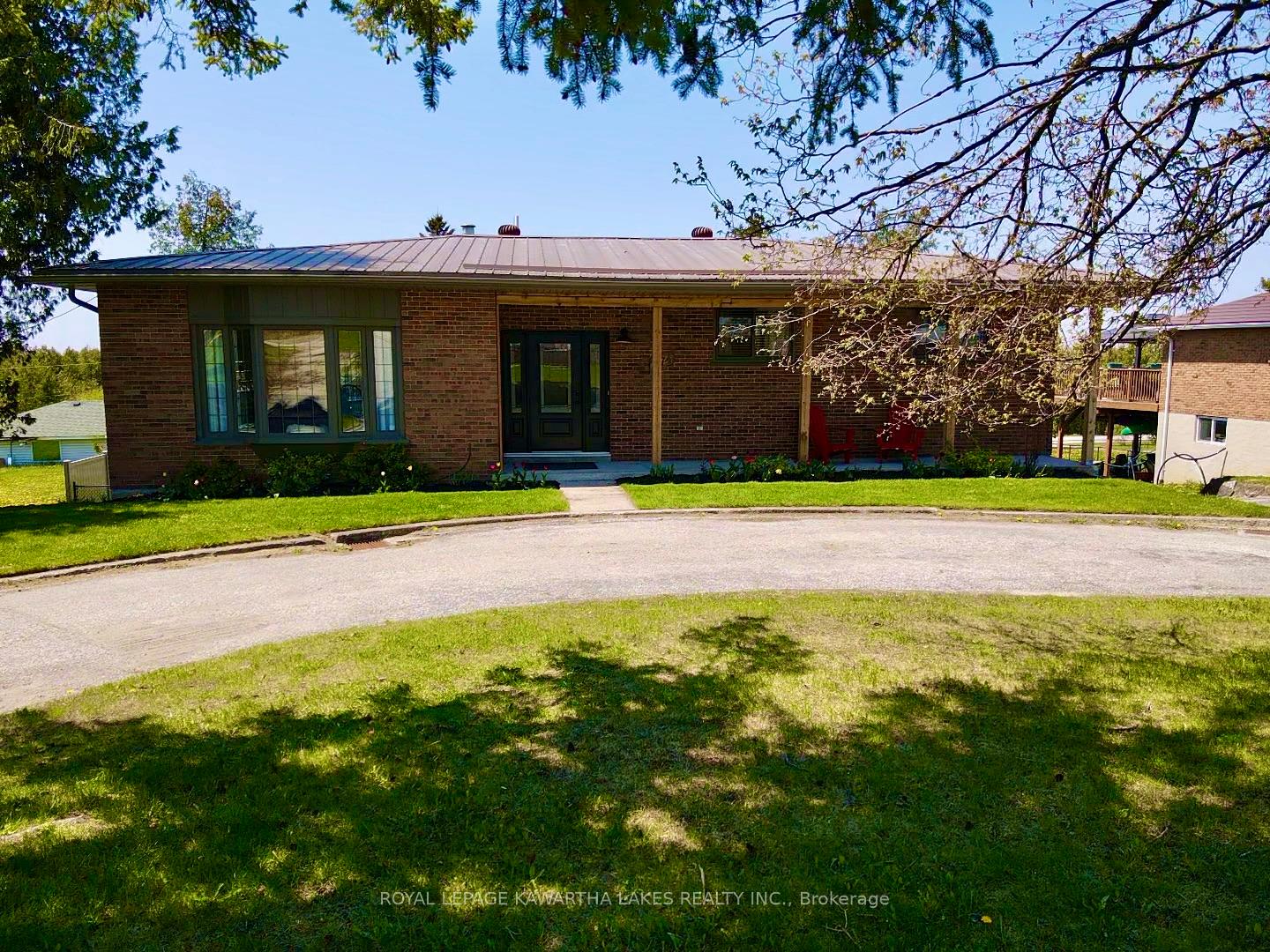 Photo 3 of 674 Osborne Street, Brock, Beaverton — HOMEH