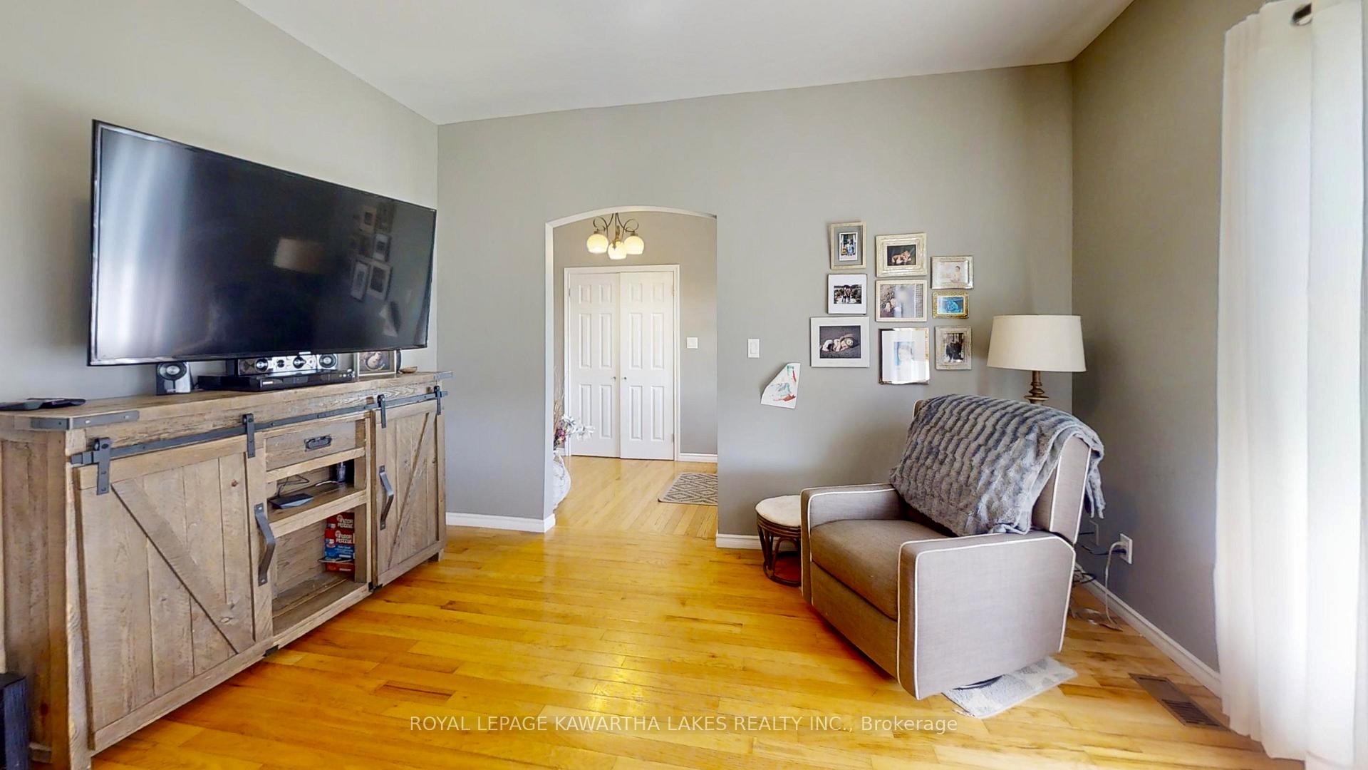 Photo 9 of 674 Osborne Street, Brock, Beaverton — HOMEH