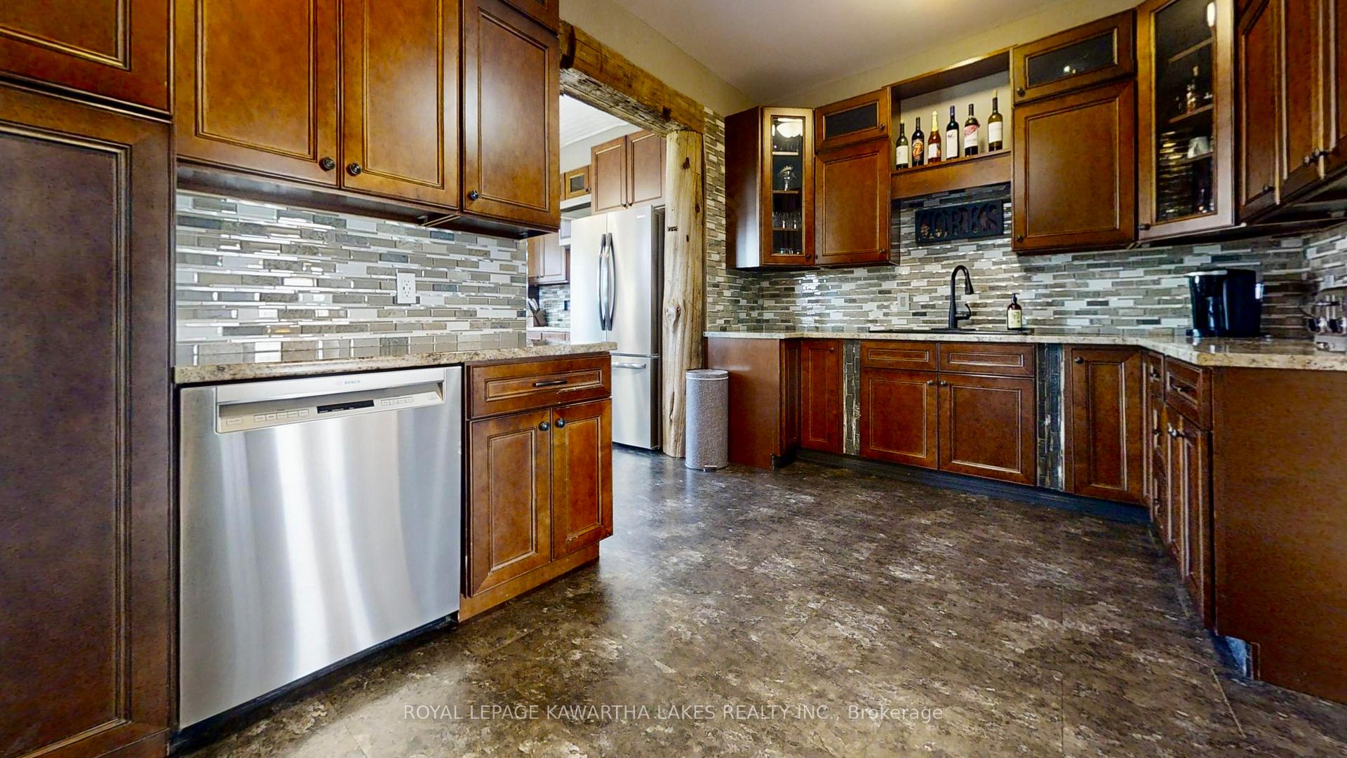 Photo 40 of 674 Osborne Street, Brock, Beaverton — HOMEH