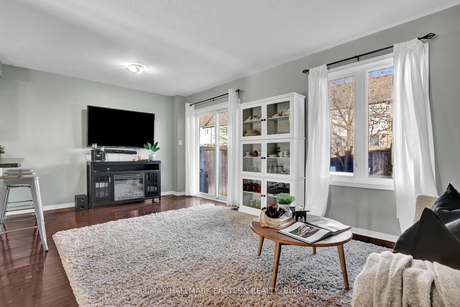 Photo 4 of Unit 13, 253 Sprucewood Crescent, Clarington, Bowmanville — HOMEH