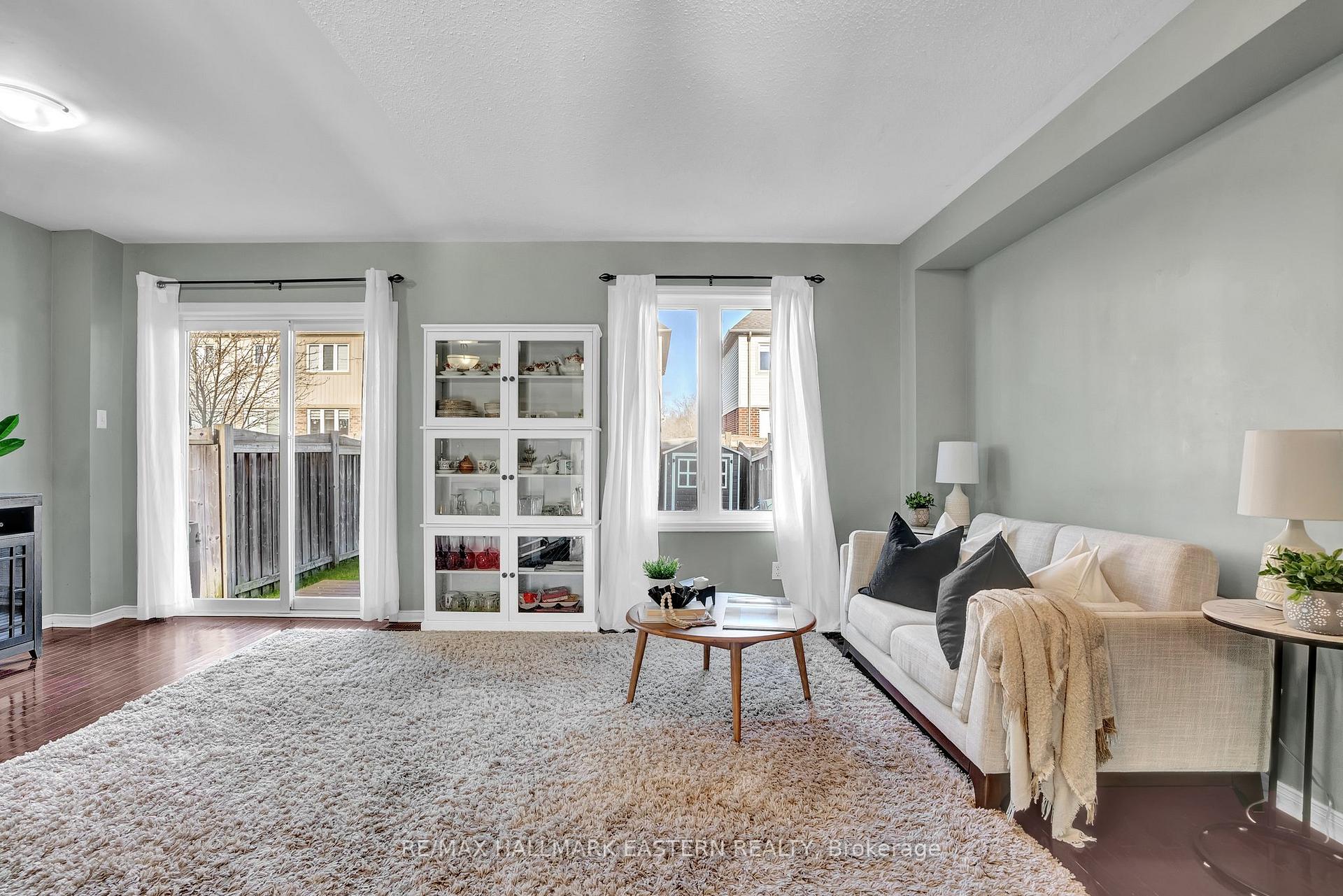 Photo 5 of Unit 13, 253 Sprucewood Crescent, Clarington, Bowmanville — HOMEH