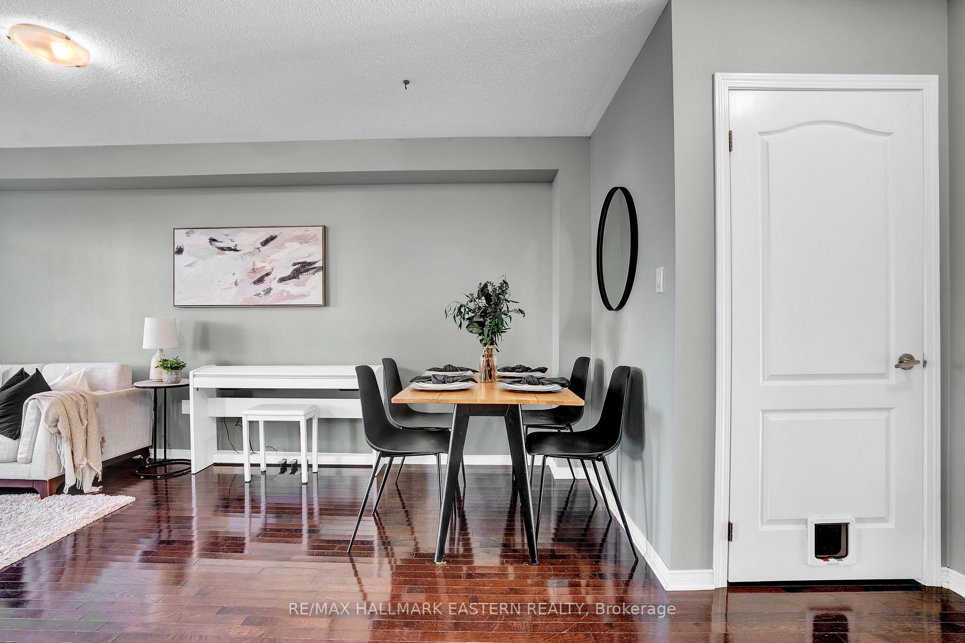 Photo 13 of Unit 13, 253 Sprucewood Crescent, Clarington, Bowmanville — HOMEH