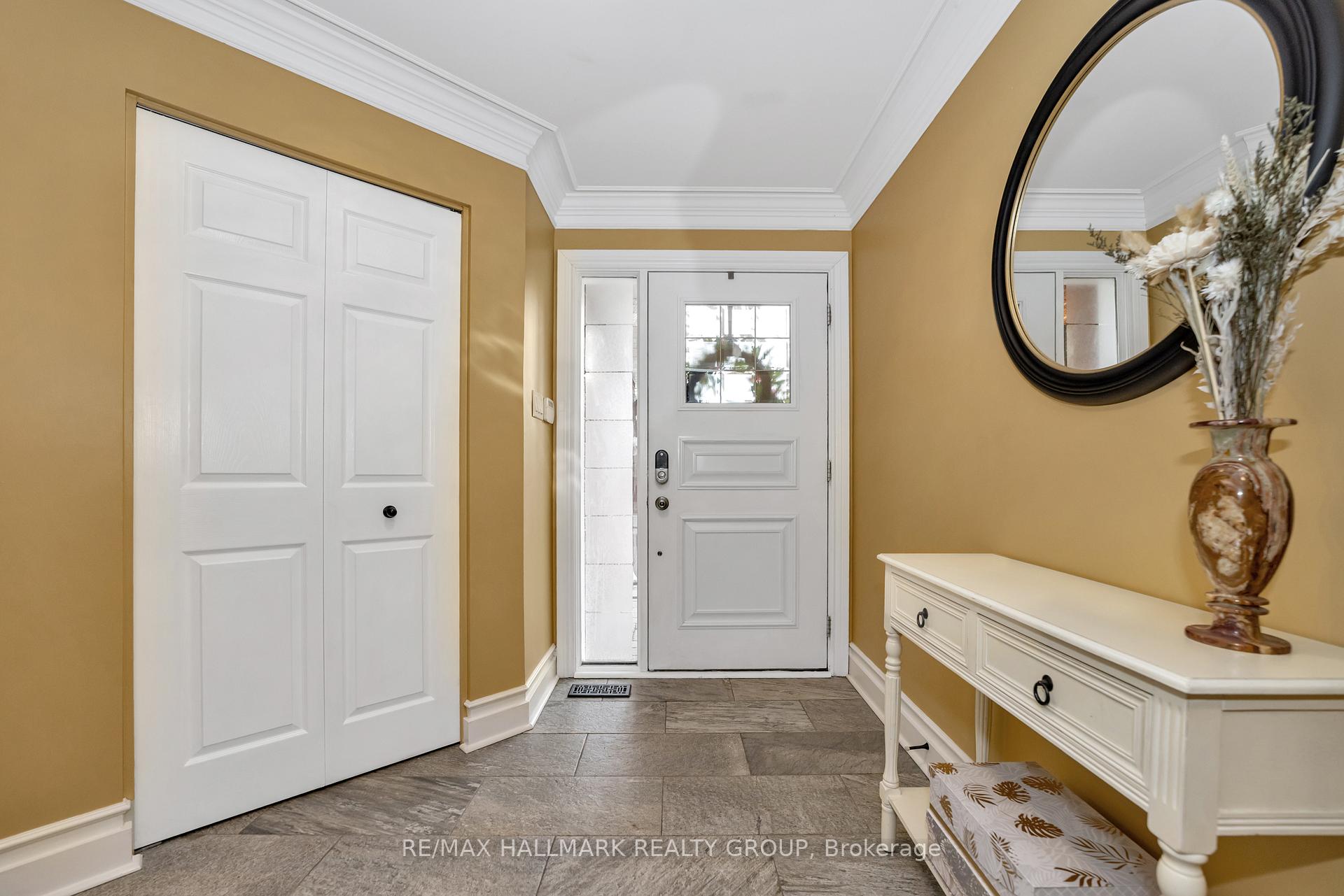 Photo 4 of 42 Constable Street, Ottawa, Barrhaven - Cedargrove/Fraserdale — HOMEH