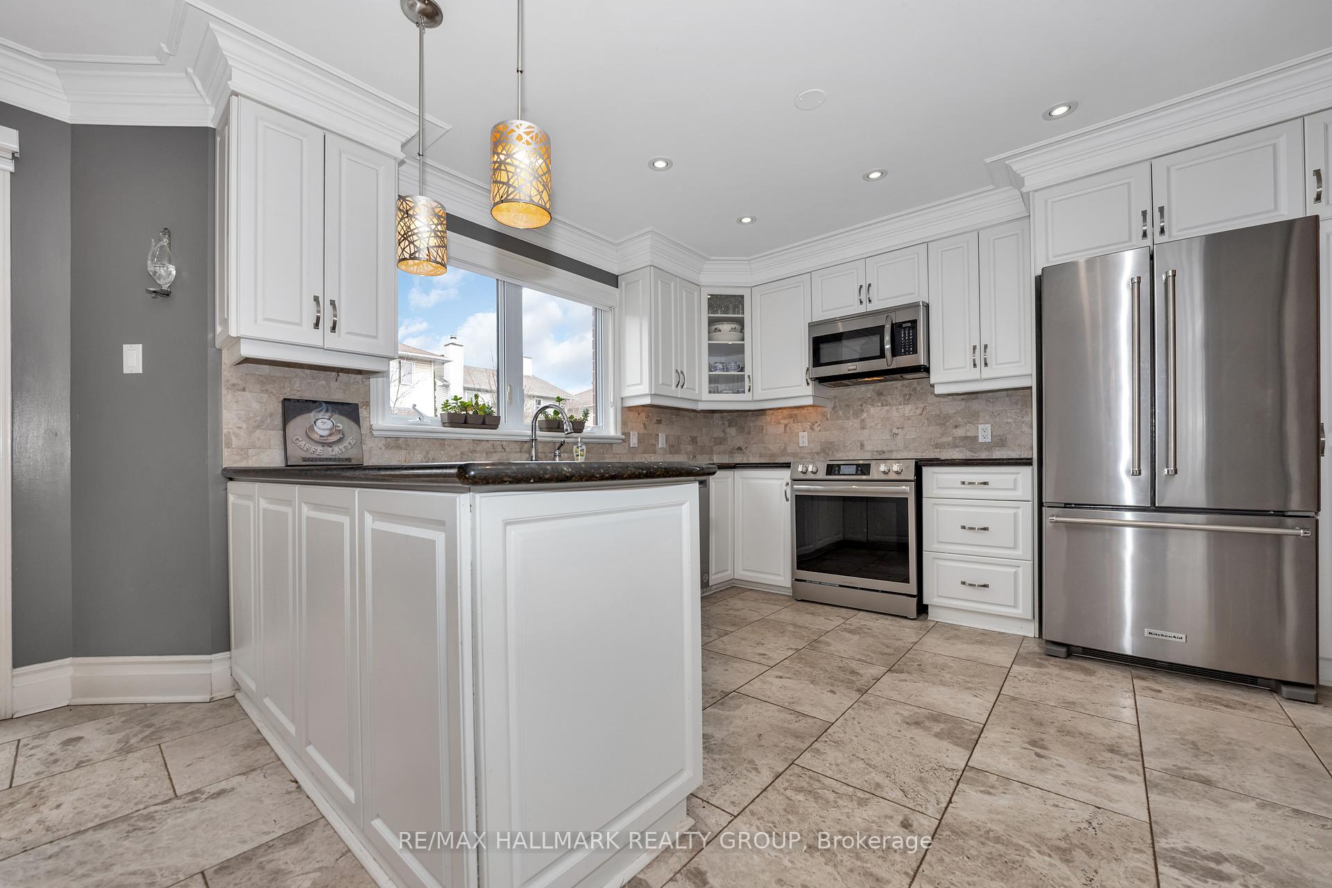 Photo 11 of 42 Constable Street, Ottawa, Barrhaven - Cedargrove/Fraserdale — HOMEH